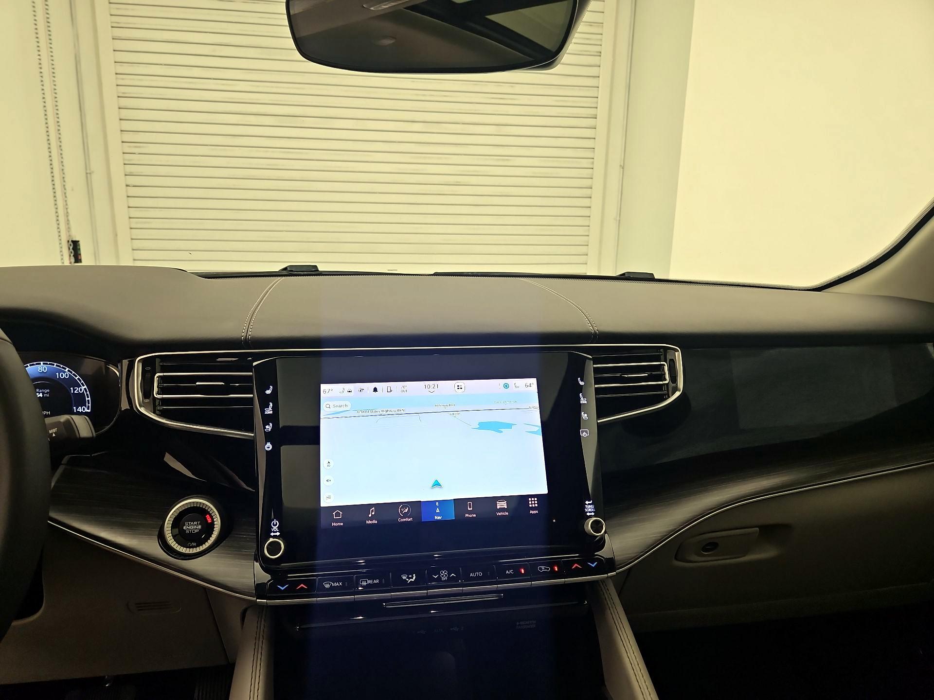 Thumbnail: 2023 Jeep Wagoneer - 9