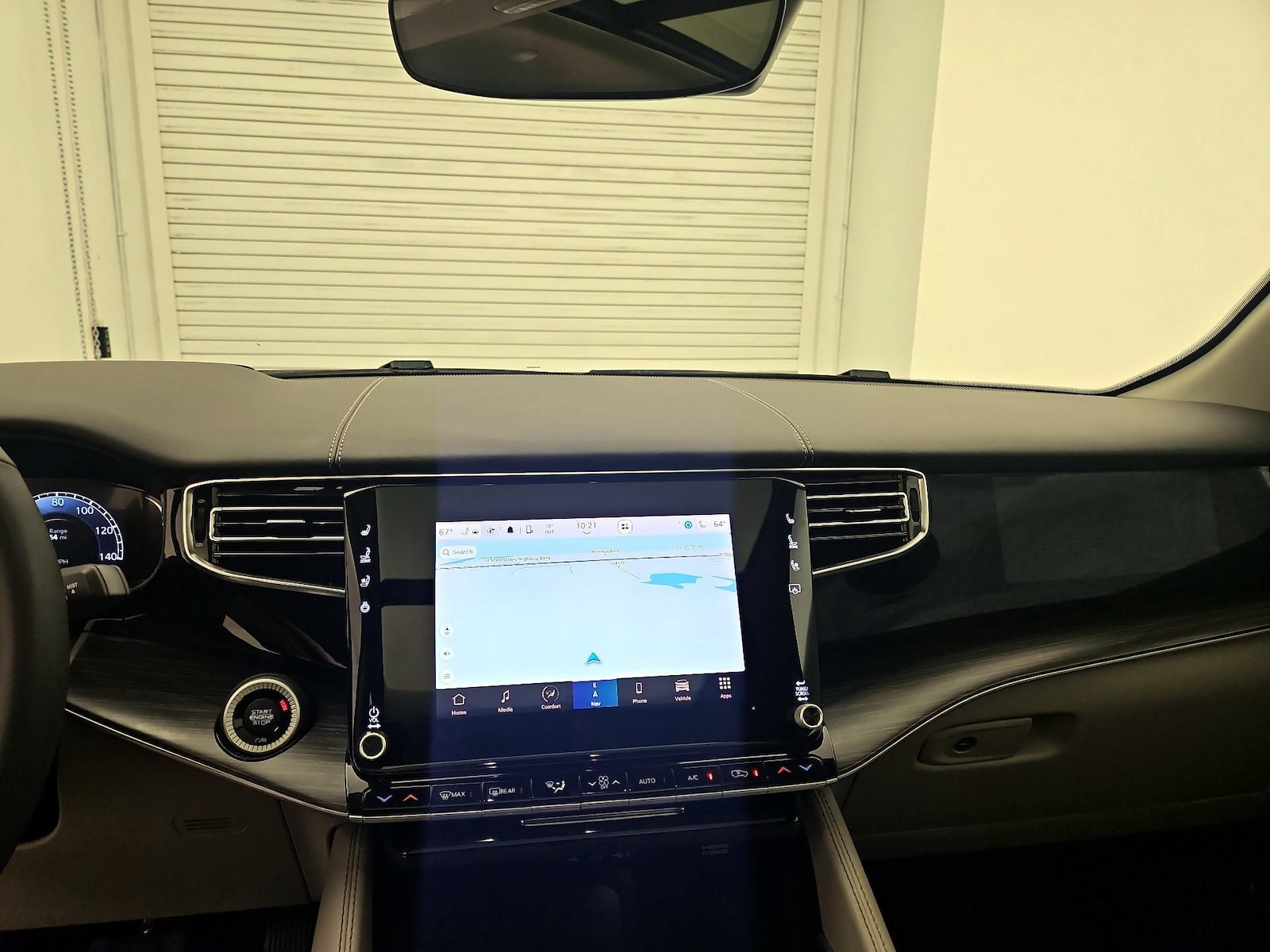 2023 Jeep Wagoneer L Series III - Photo 10