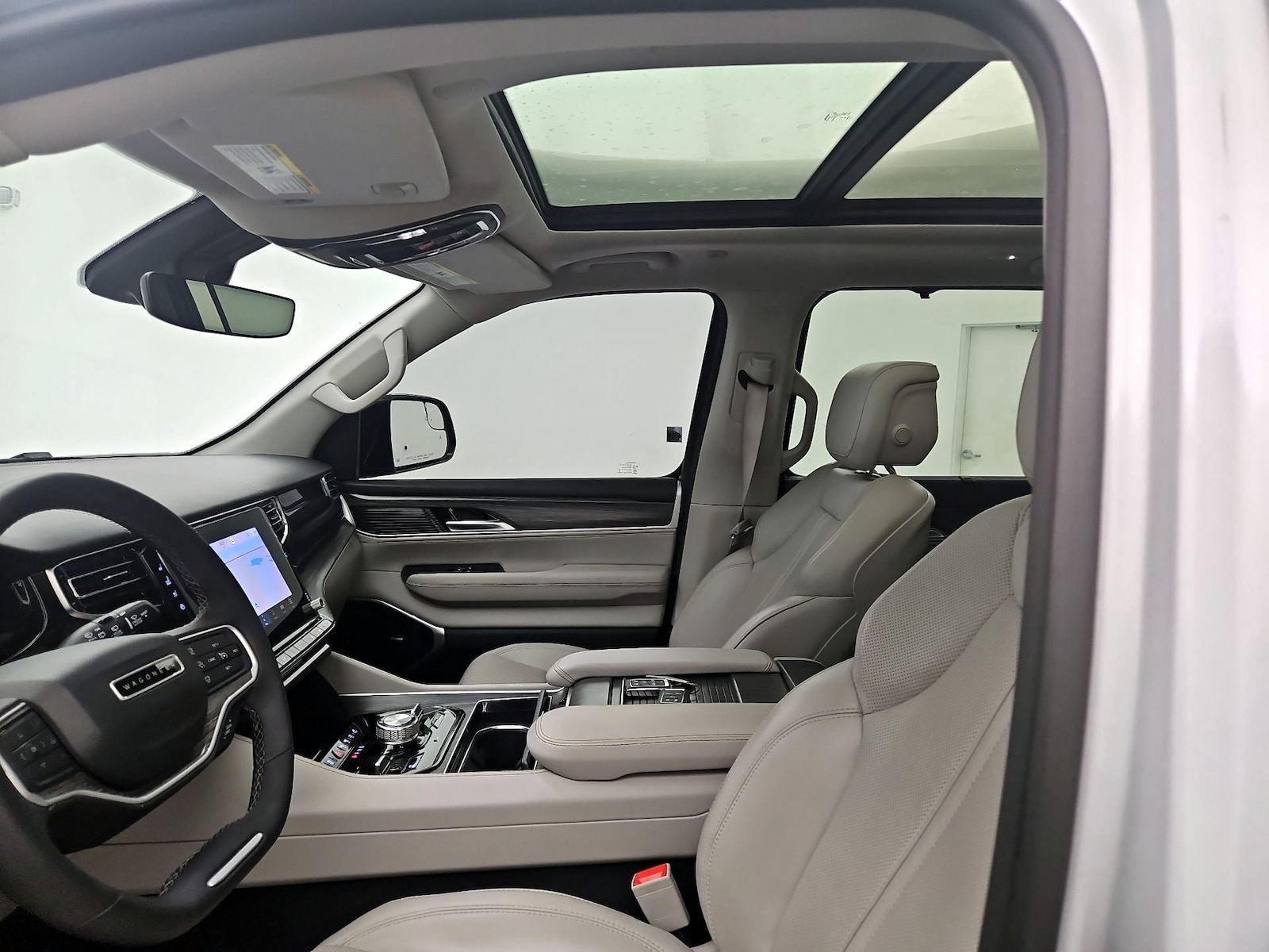 2023 Jeep Wagoneer L Series III - Photo 21