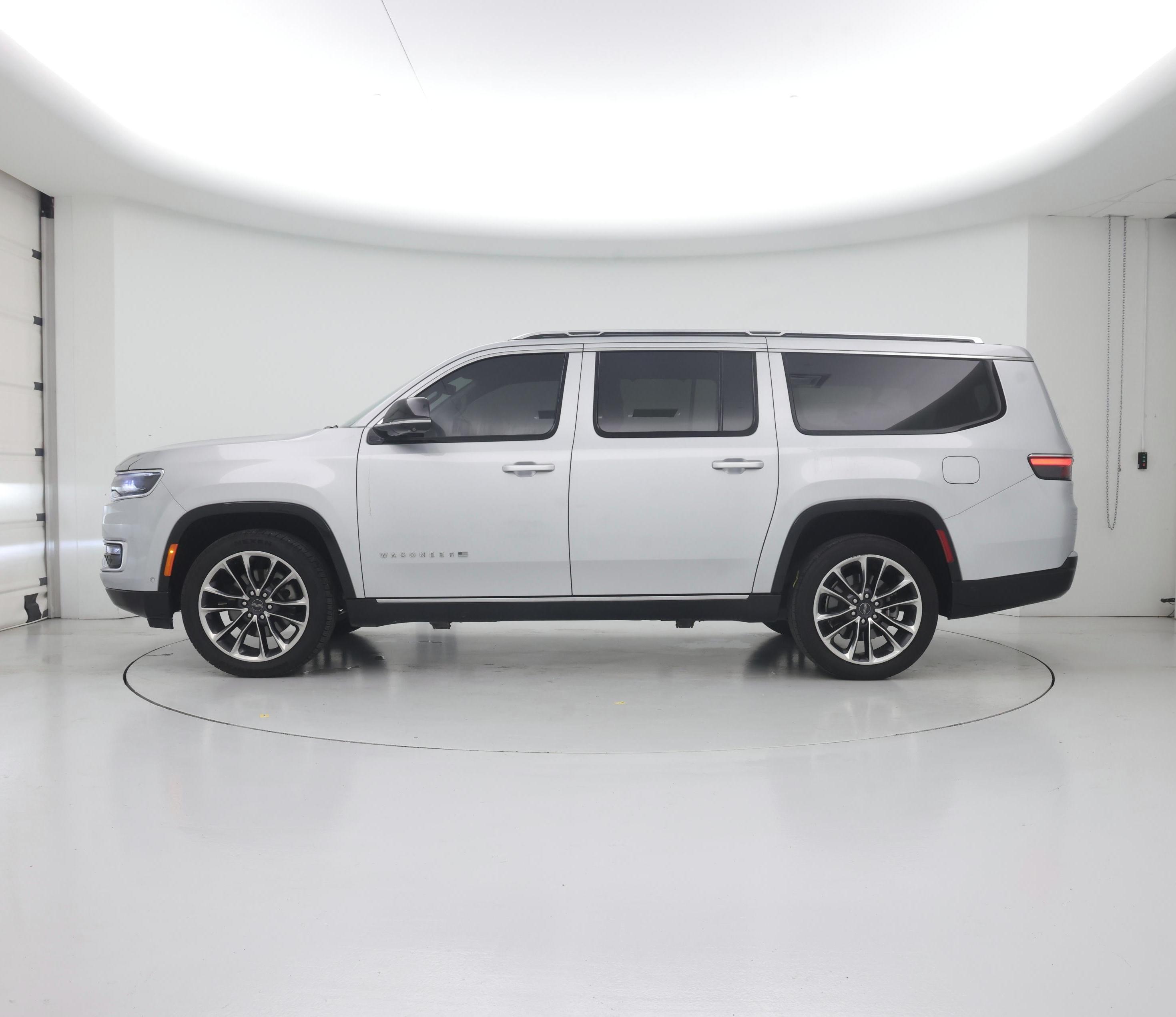 Thumbnail: 2023 Jeep Wagoneer - 3