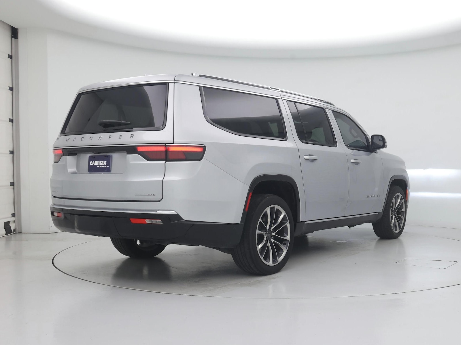 2023 Jeep Wagoneer L Series III - Photo 9