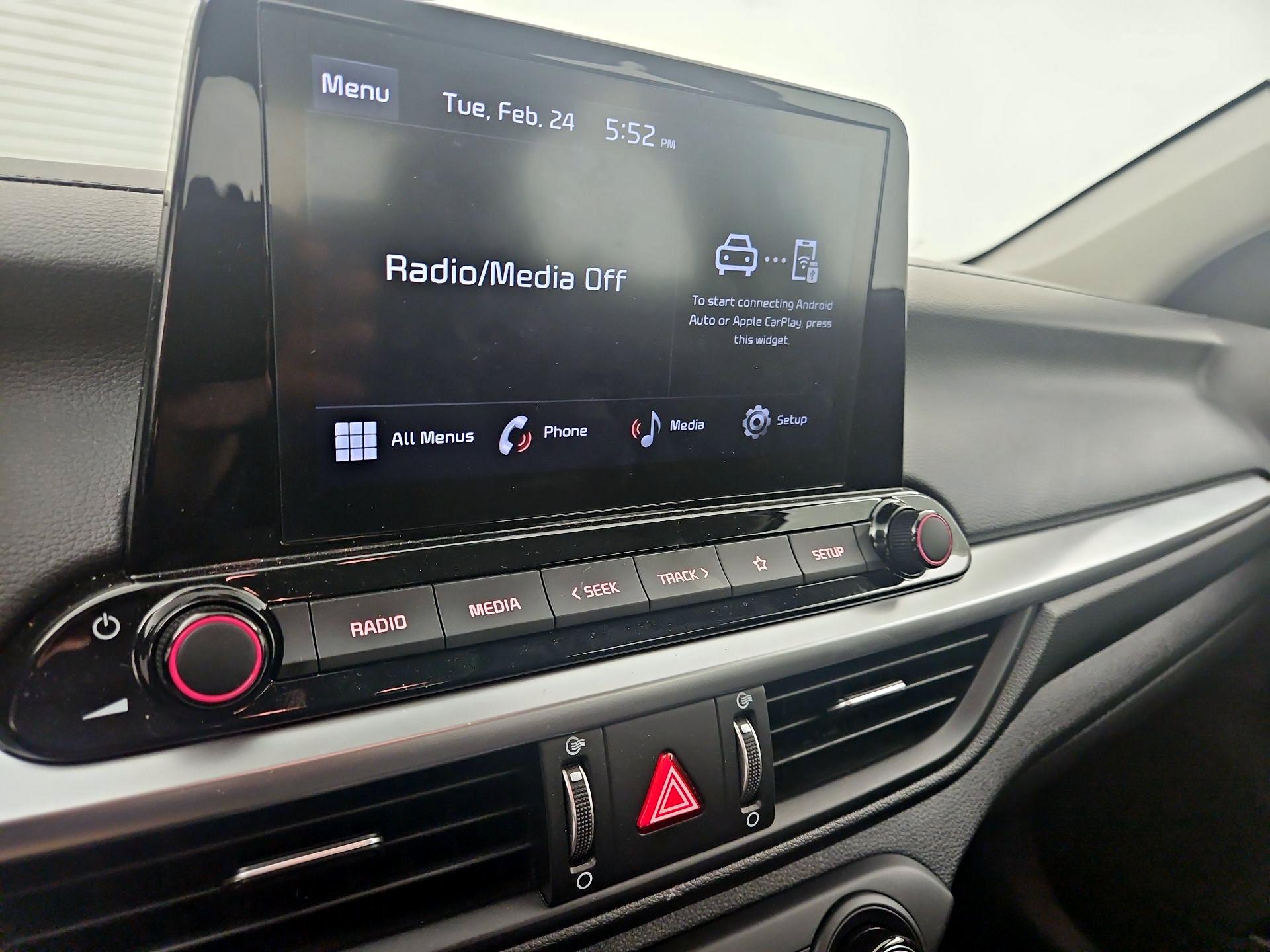 Thumbnail: 2023 Kia Forte - 15