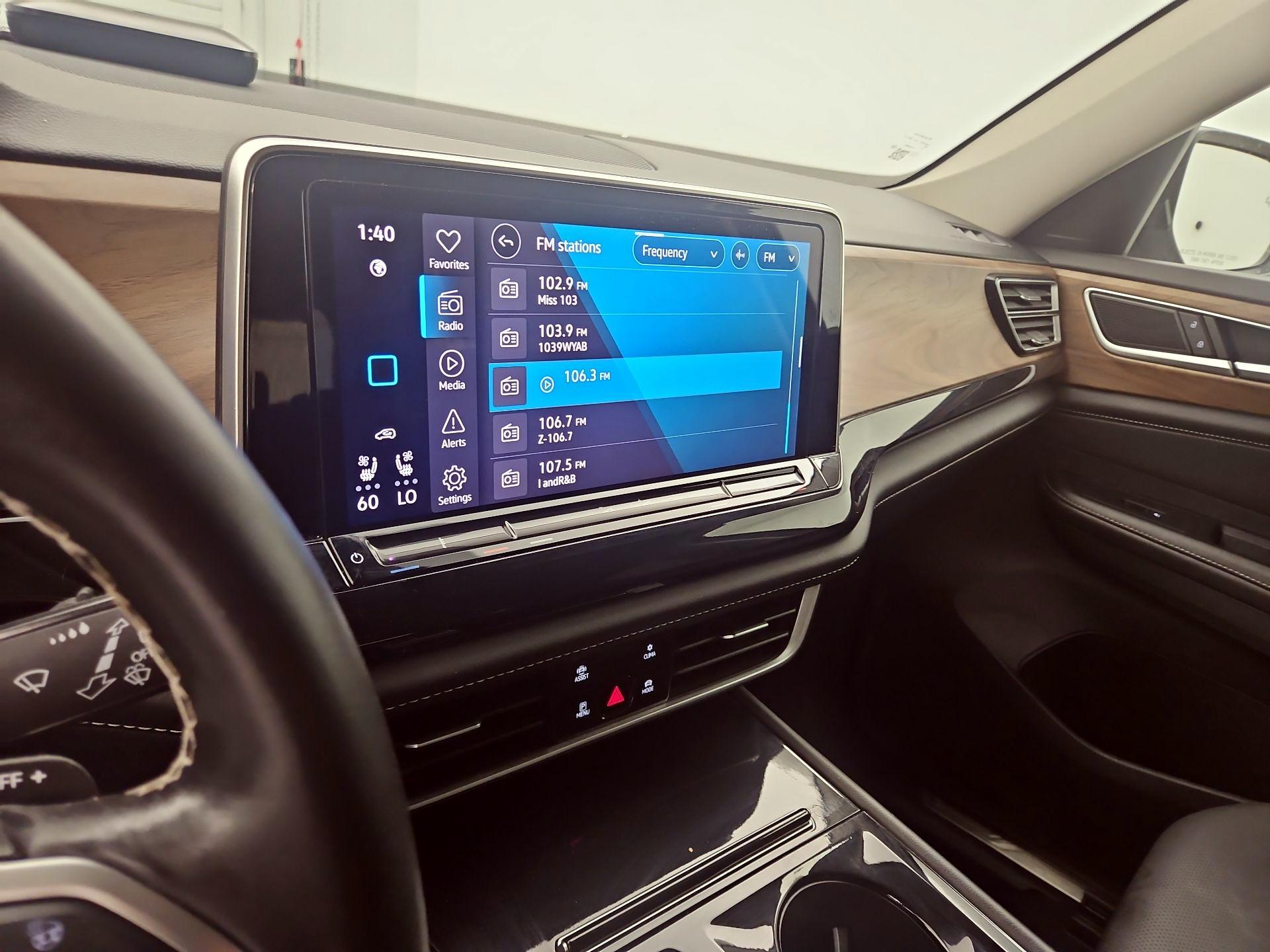 Thumbnail: 2024 Volkswagen Atlas - 15