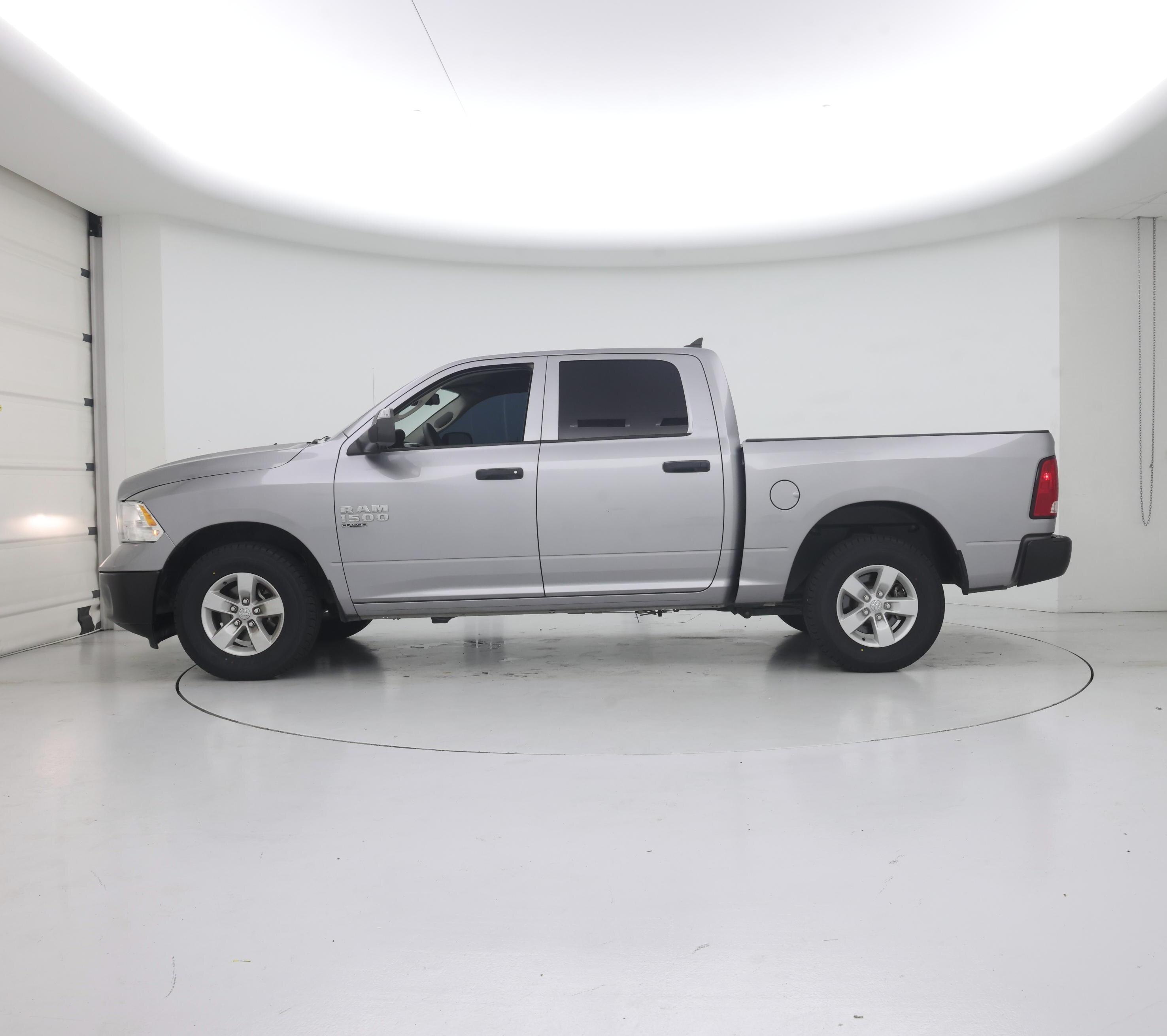 Thumbnail: 2023 RAM 1500 Classic - 3