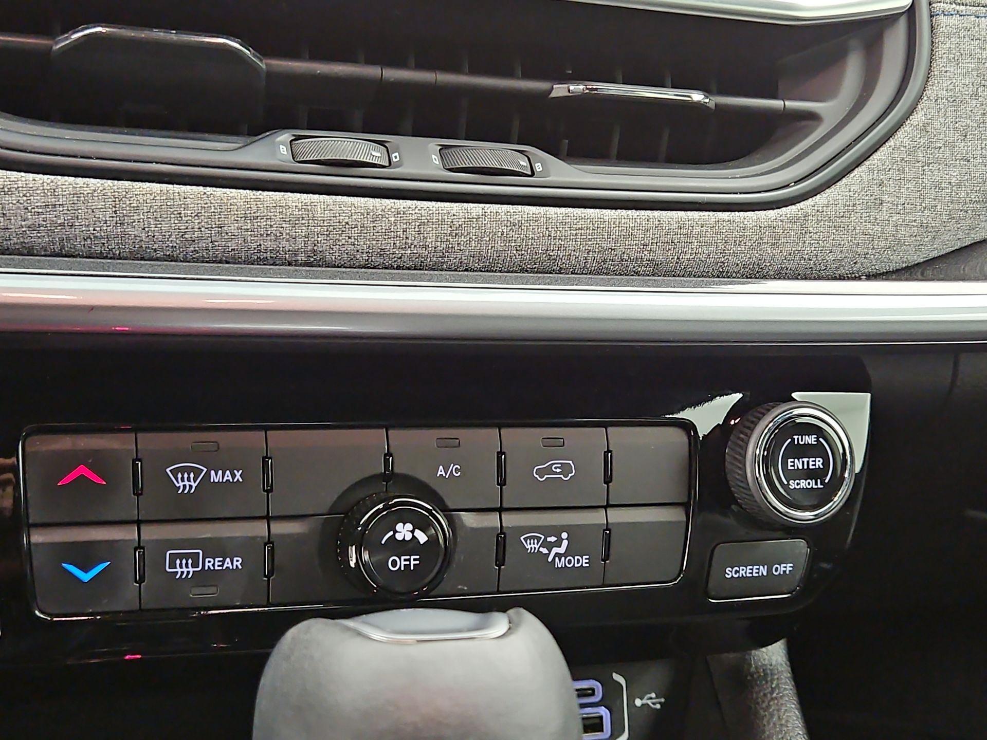 Thumbnail: 2024 Jeep Compass - 16