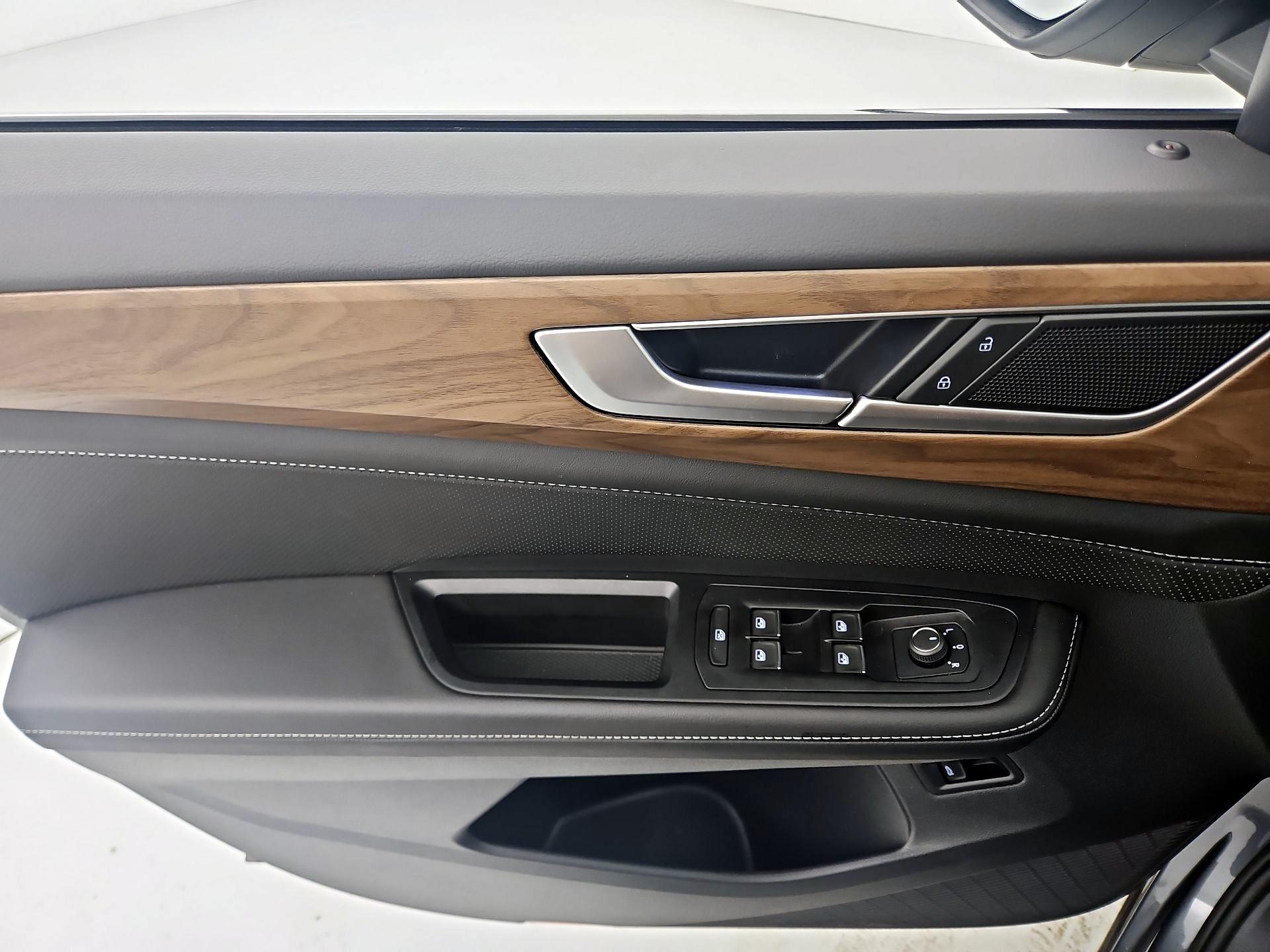 Thumbnail: 2025 Volkswagen Atlas - 12