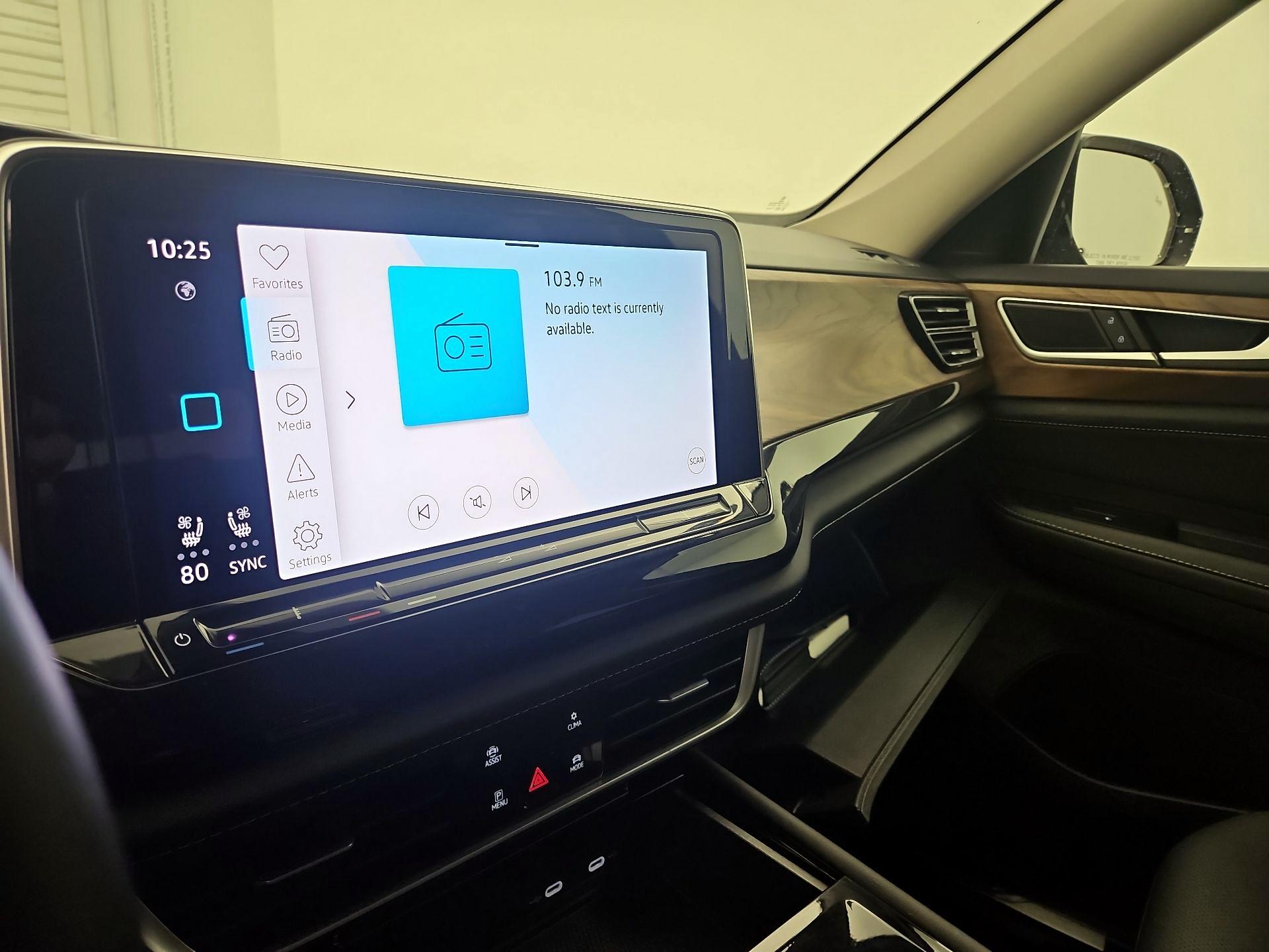 Thumbnail: 2025 Volkswagen Atlas - 15