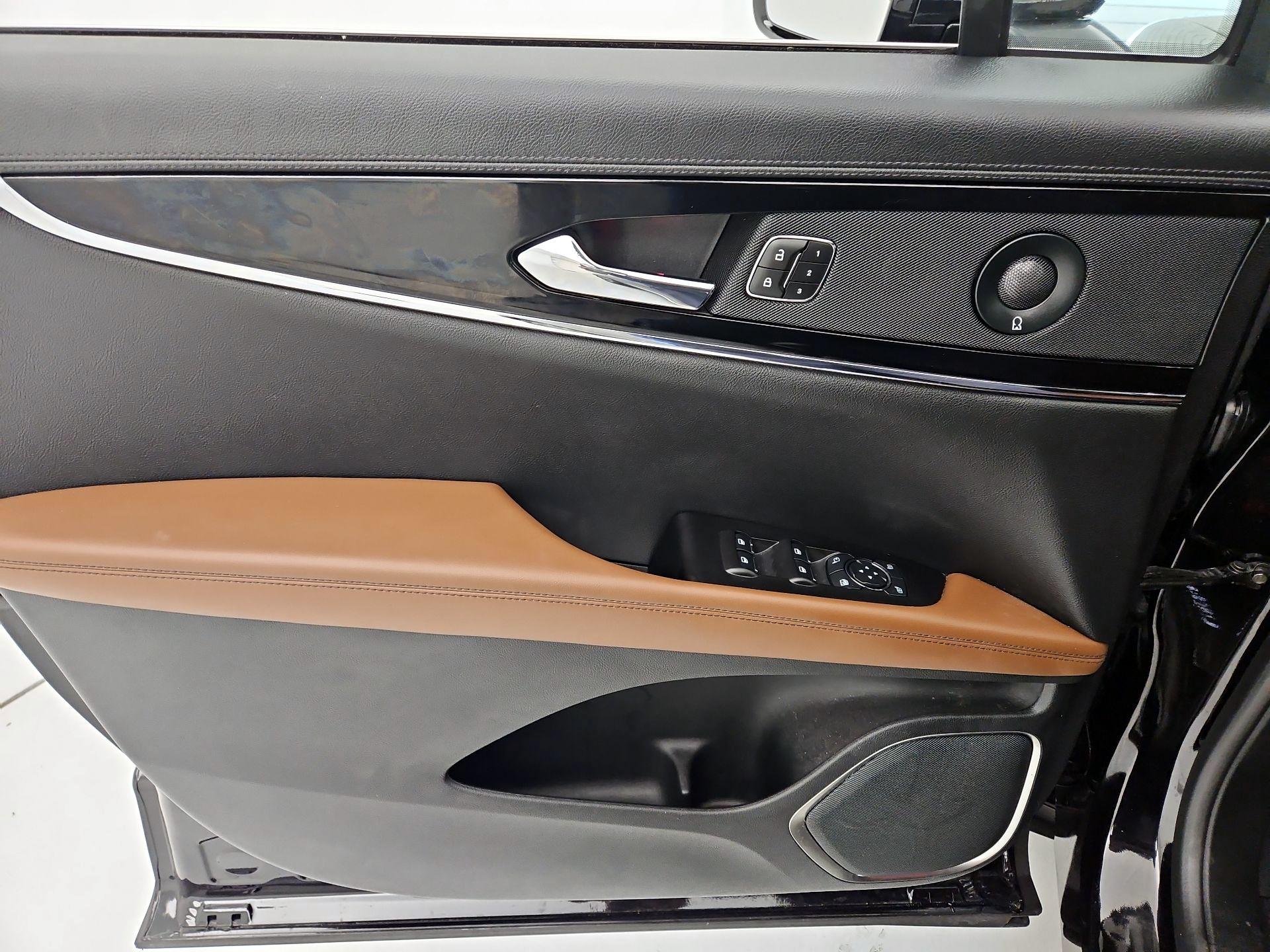 Thumbnail: 2023 Lincoln Nautilus - 12