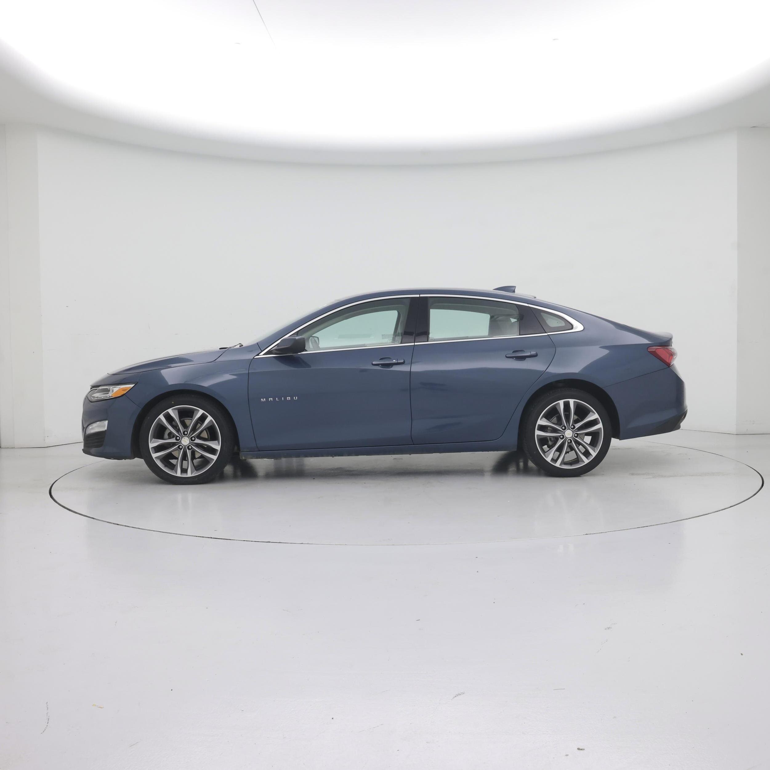 Thumbnail: 2024 Chevrolet Malibu - 3