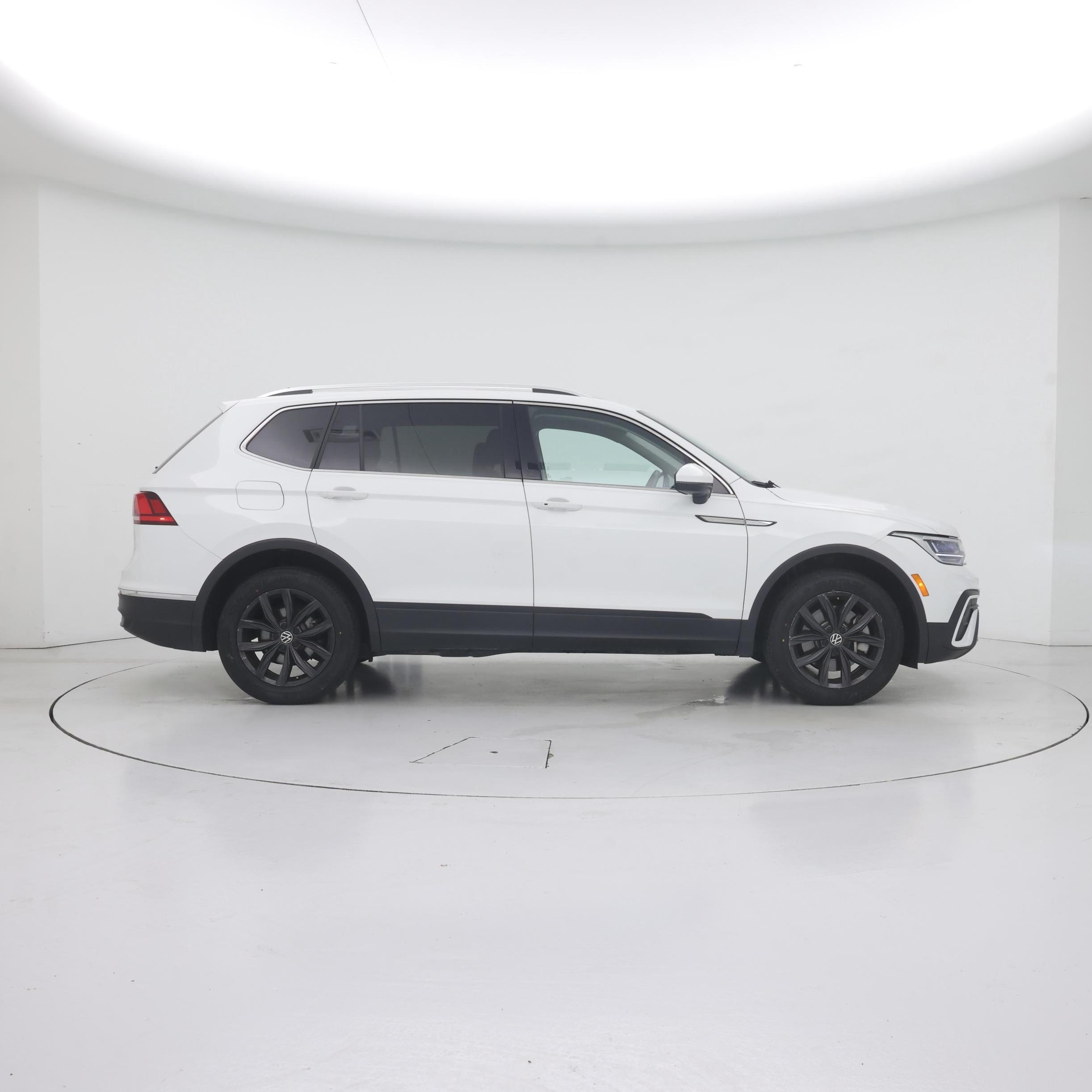 Thumbnail: 2024 Volkswagen Tiguan - 7