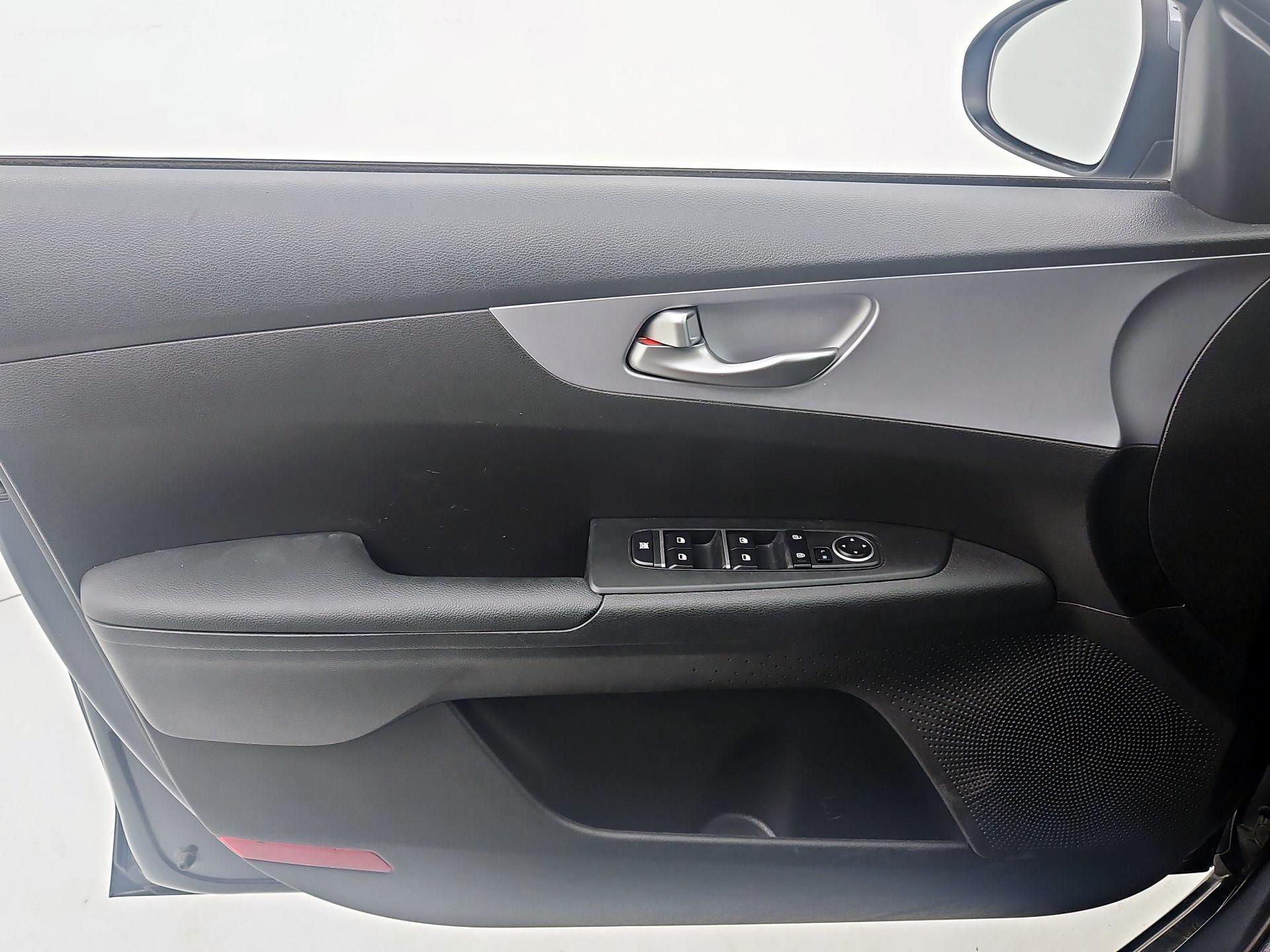 Thumbnail: 2024 Kia Forte - 12