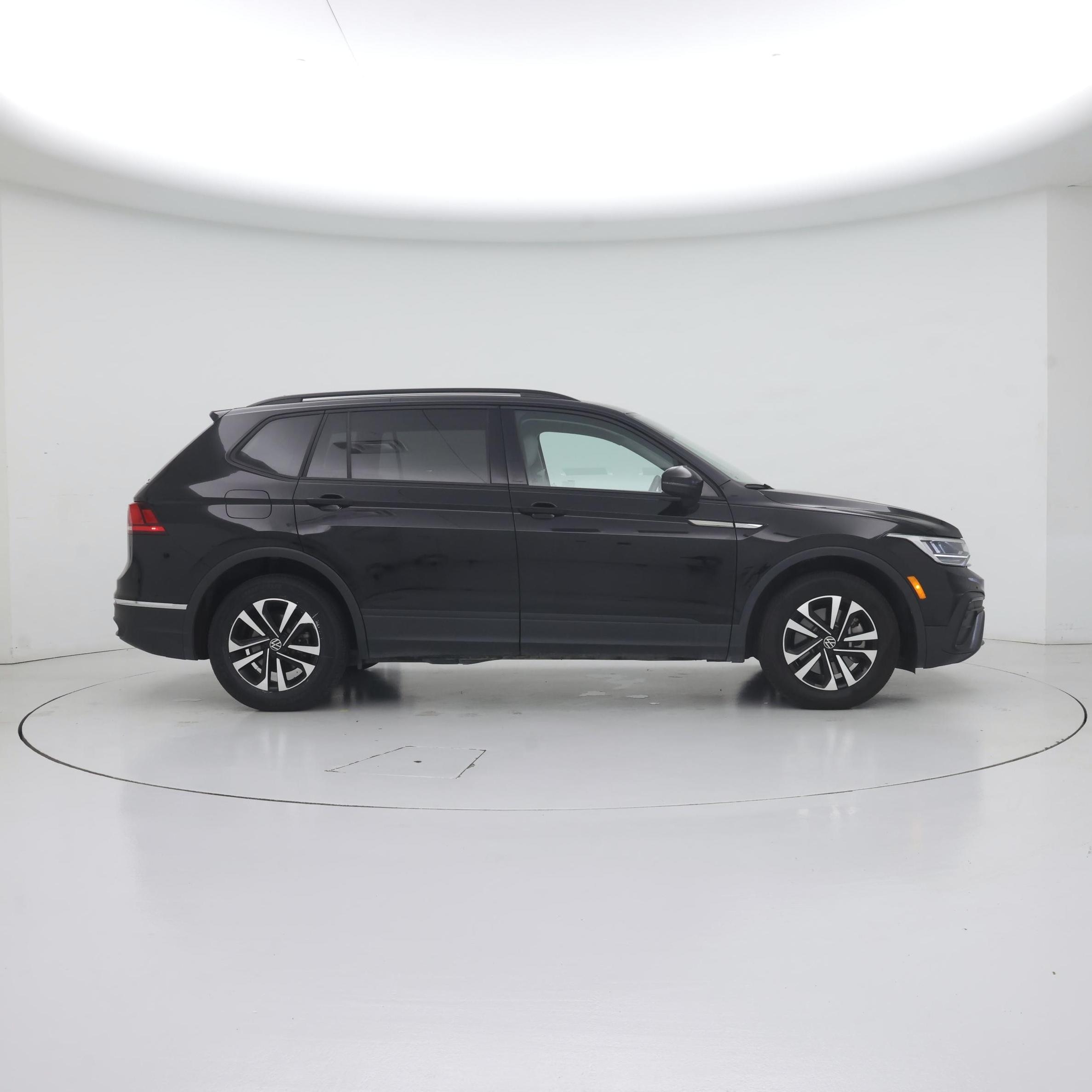Thumbnail: 2024 Volkswagen Tiguan - 7