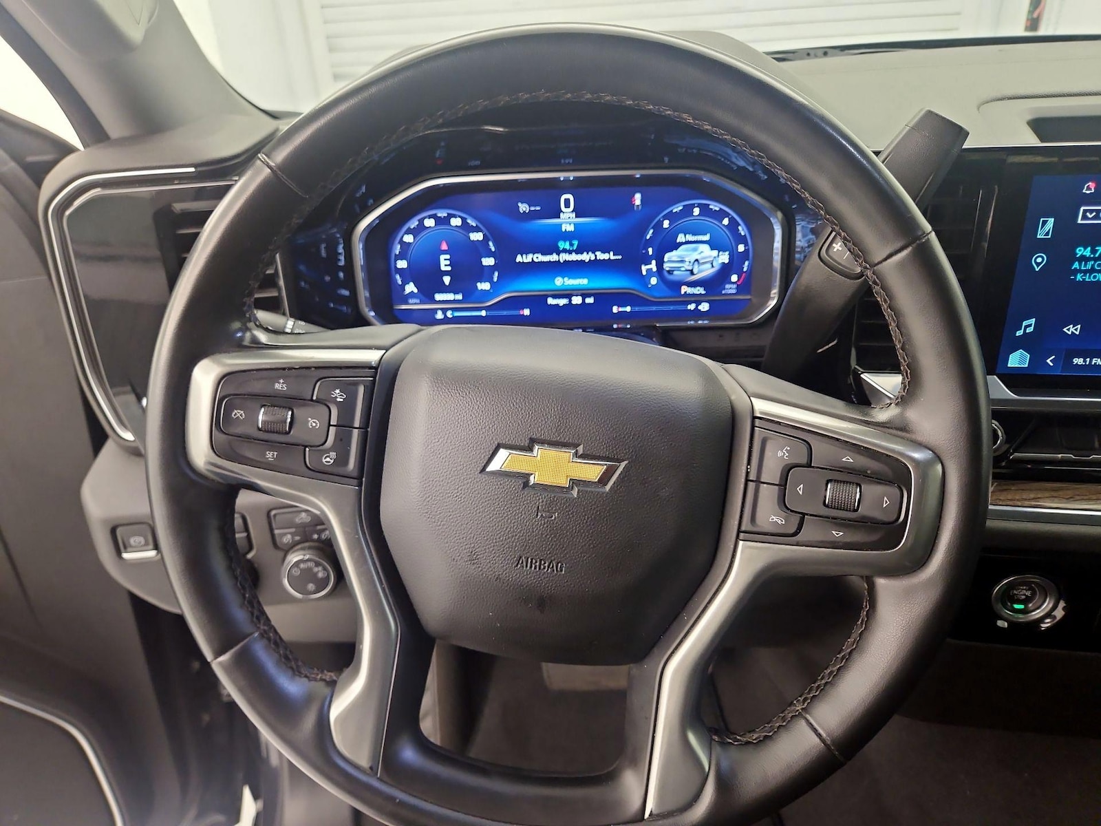 2023 Chevrolet Silverado 1500 LT - Photo 11
