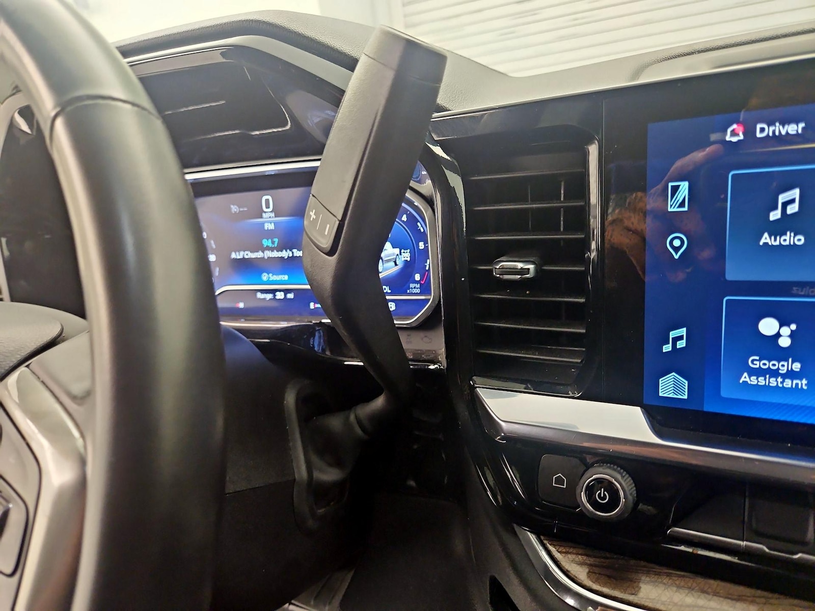 2023 Chevrolet Silverado 1500 LT - Photo 18