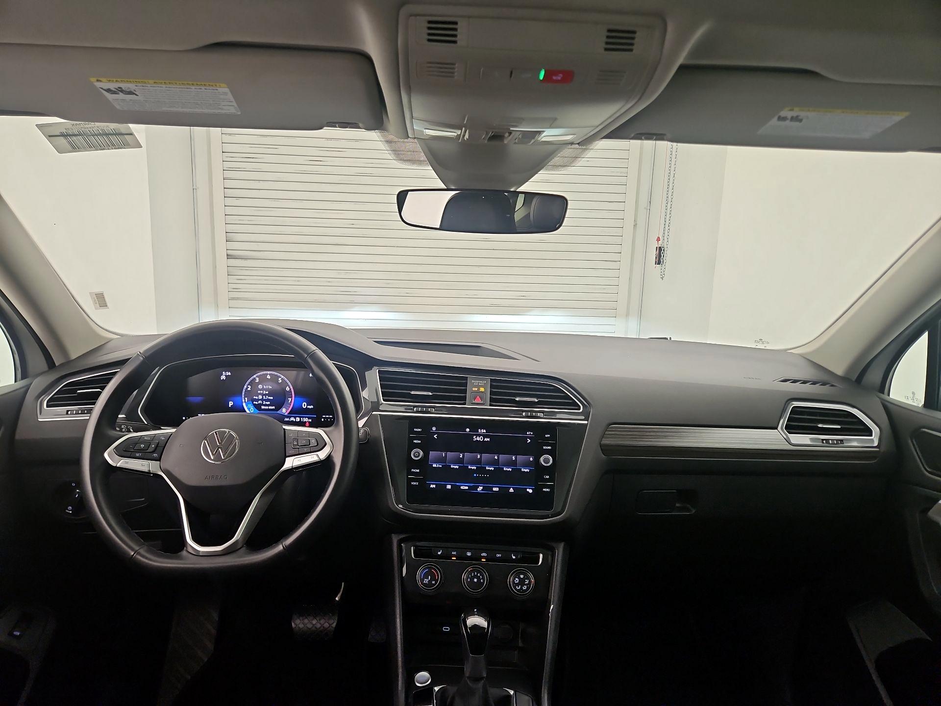 Thumbnail: 2024 Volkswagen Tiguan - 9