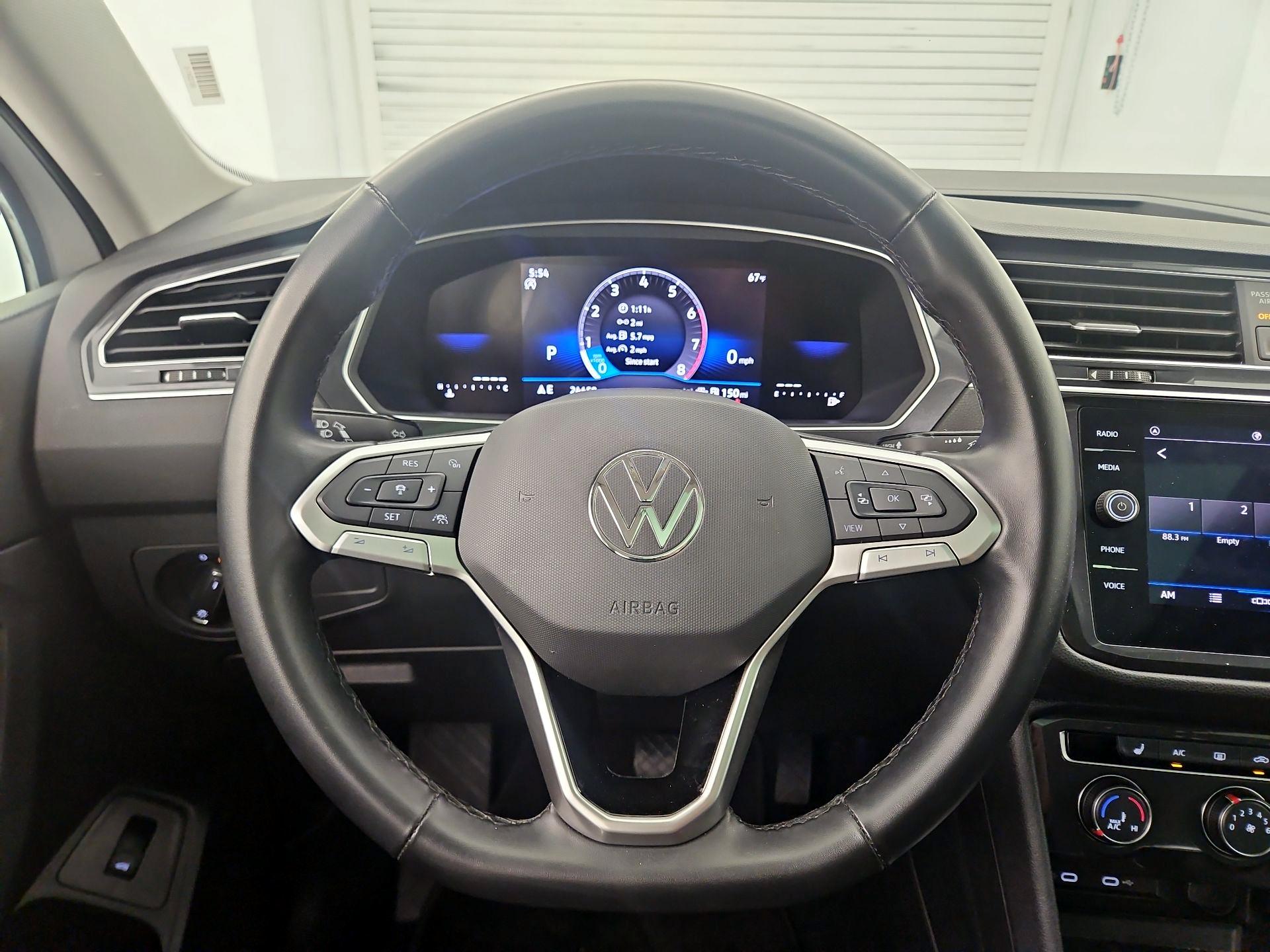 Thumbnail: 2024 Volkswagen Tiguan - 10