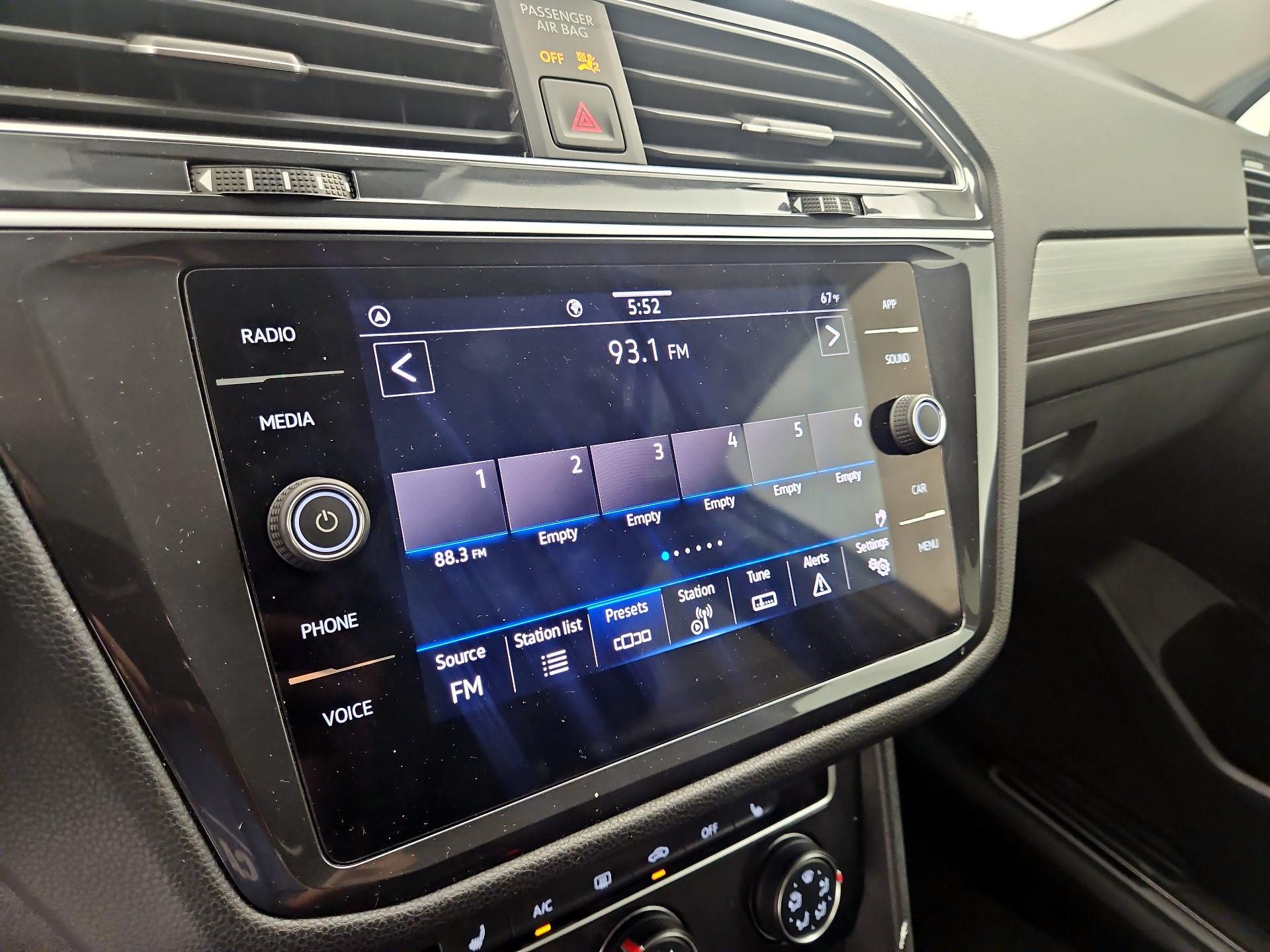 Thumbnail: 2024 Volkswagen Tiguan - 15