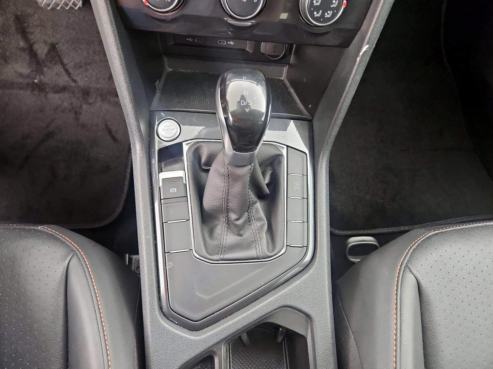 Thumbnail: 2024 Volkswagen Tiguan - 17