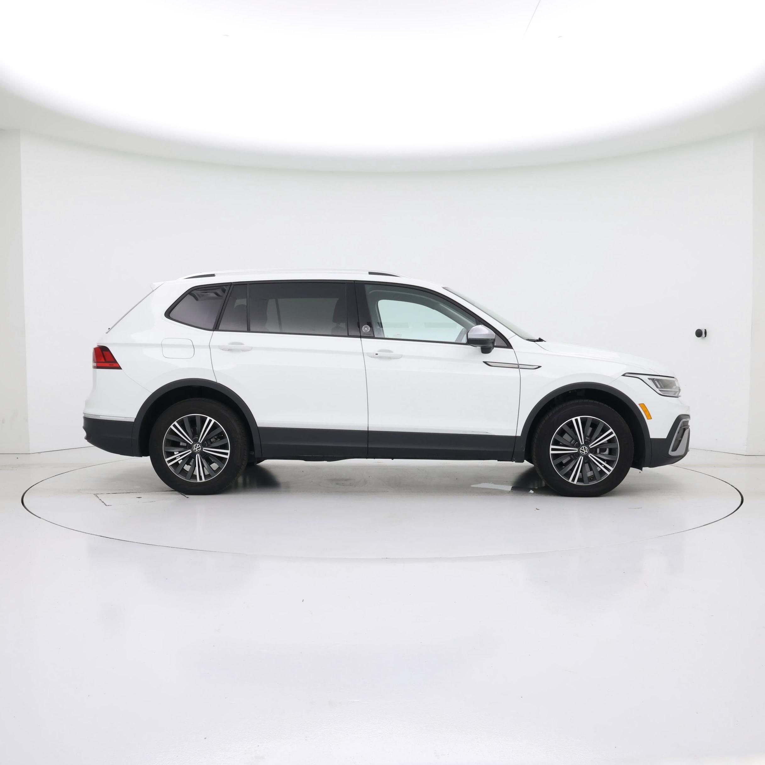 Thumbnail: 2024 Volkswagen Tiguan - 7