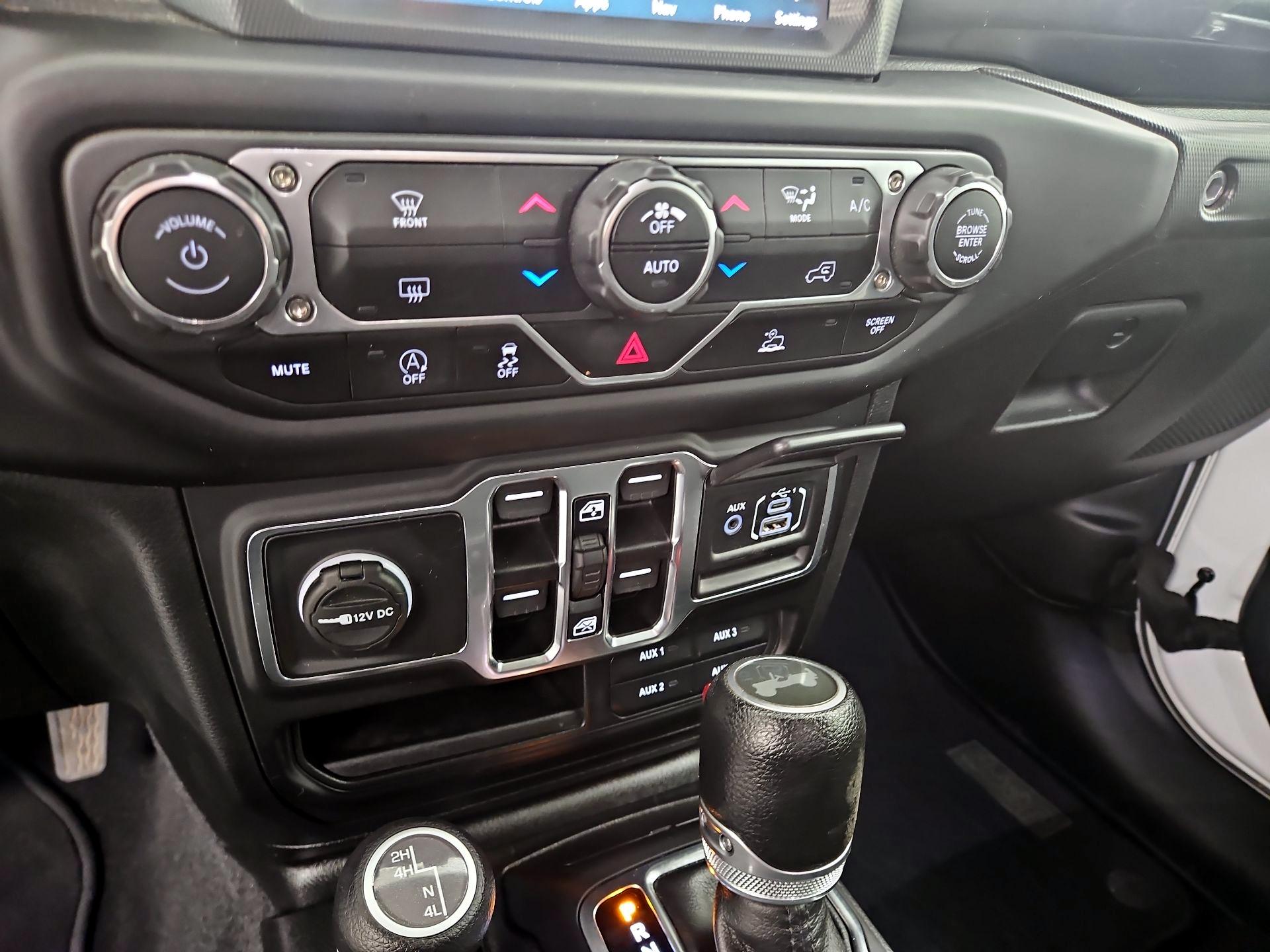 Thumbnail: 2022 Jeep Wrangler - 17