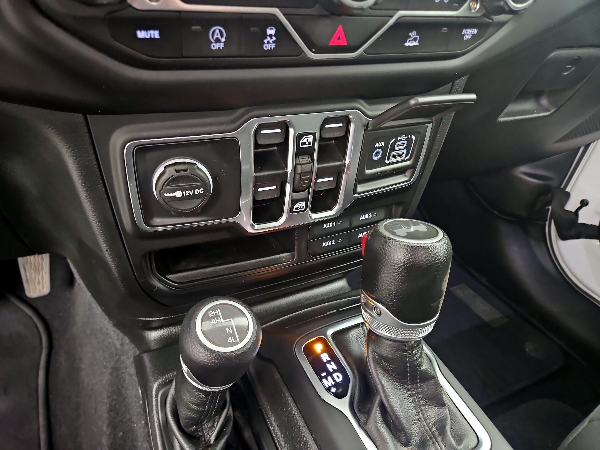 Thumbnail: 2022 Jeep Wrangler - 19