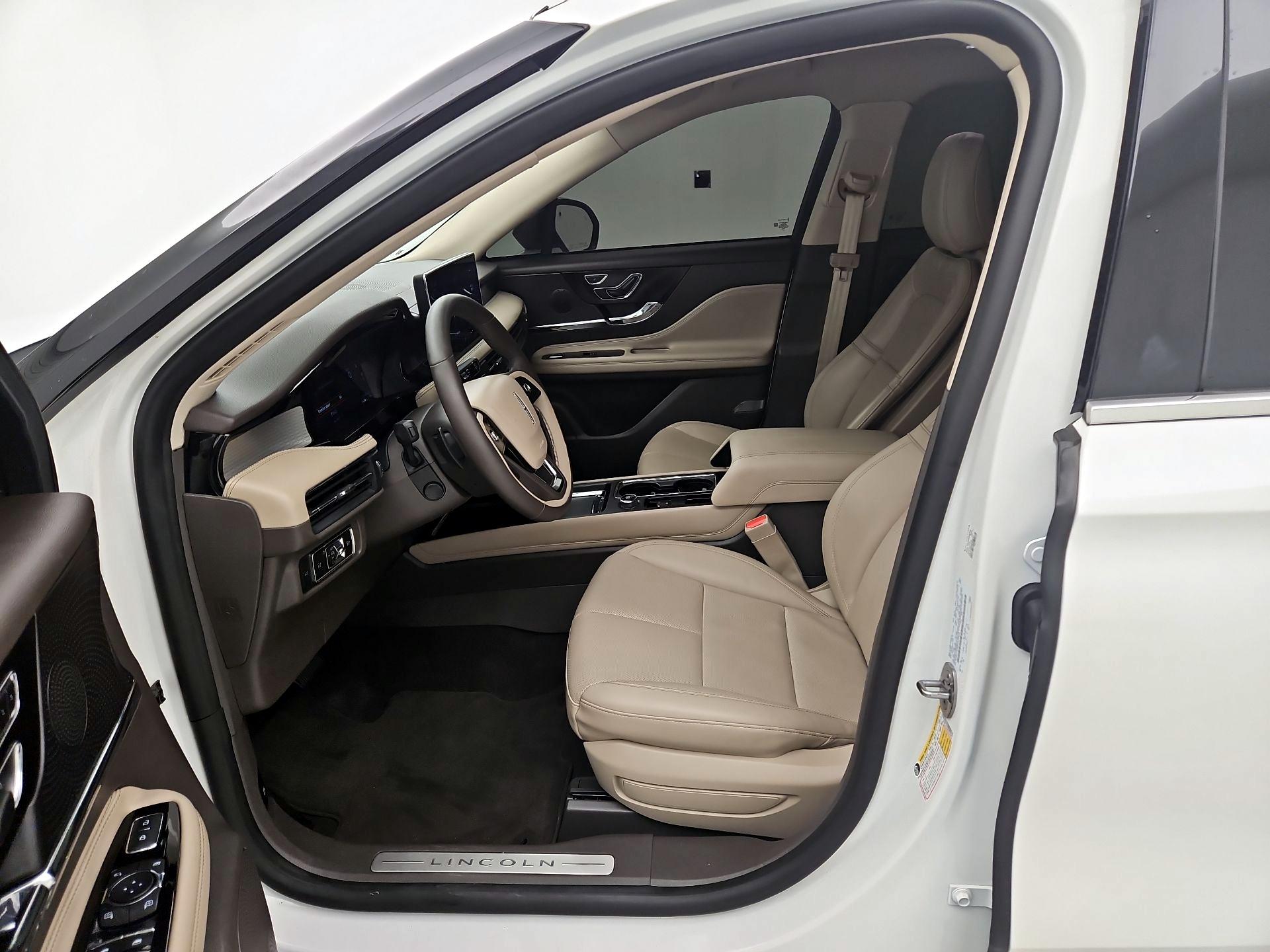 Thumbnail: 2024 Lincoln Corsair - 11