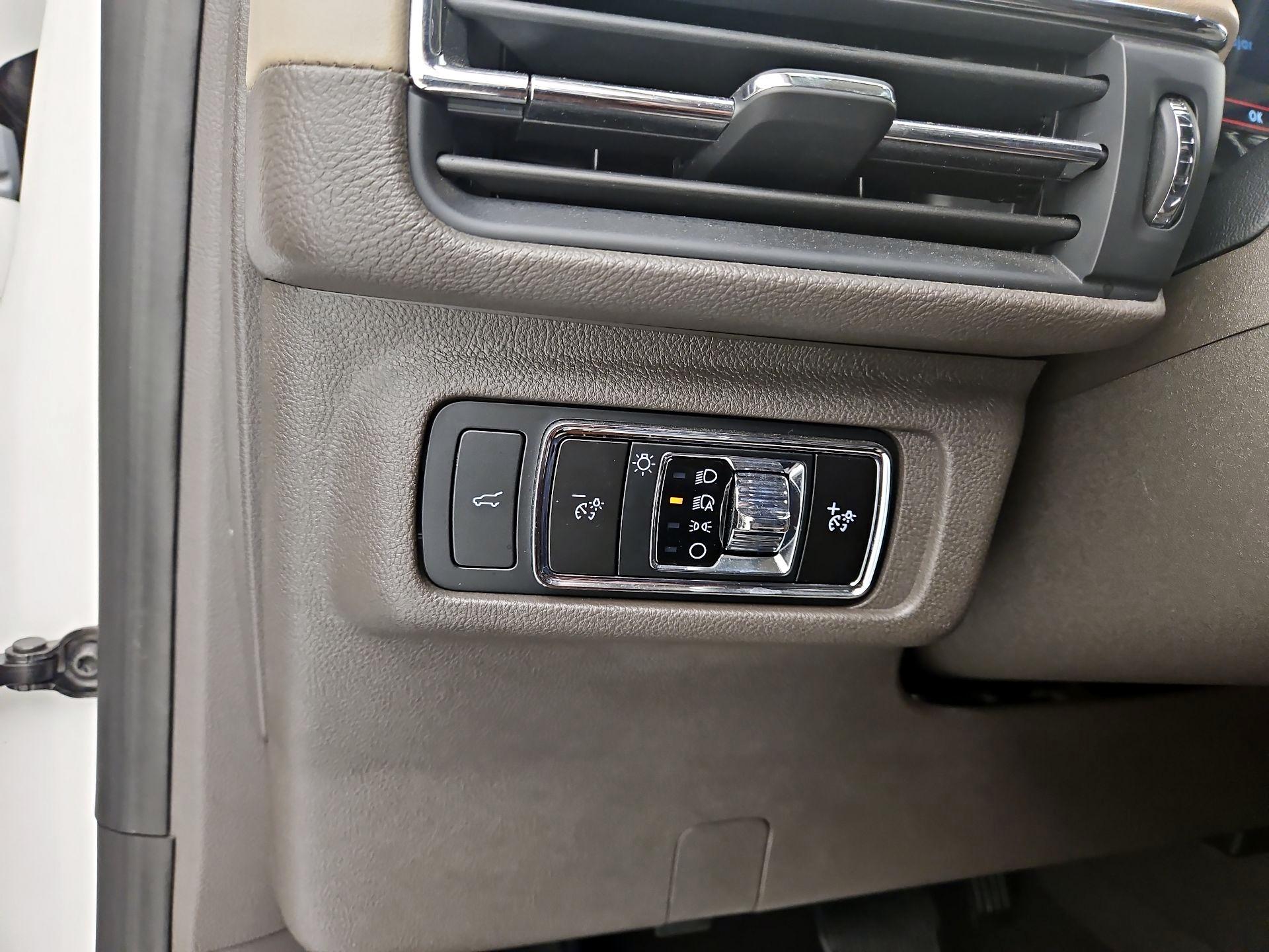 Thumbnail: 2024 Lincoln Corsair - 13