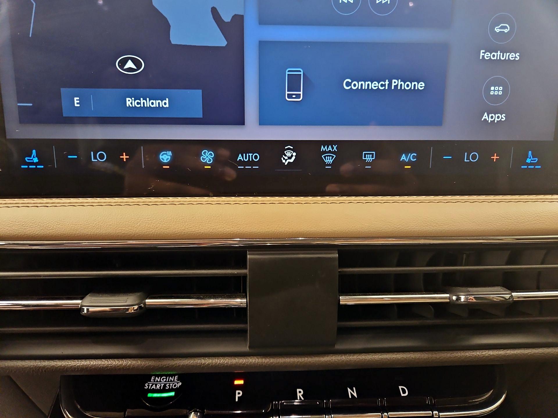 Thumbnail: 2024 Lincoln Corsair - 17