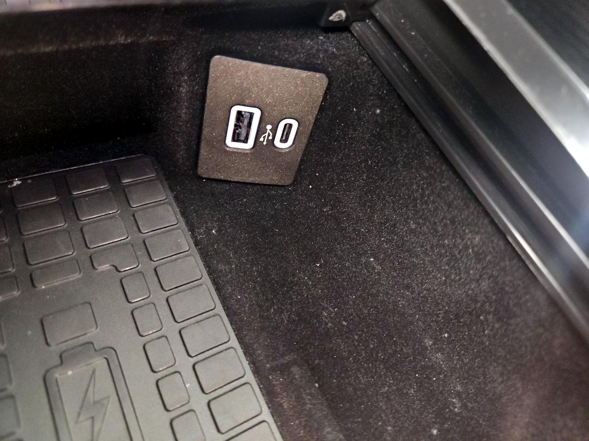 Thumbnail: 2024 Lincoln Corsair - 19