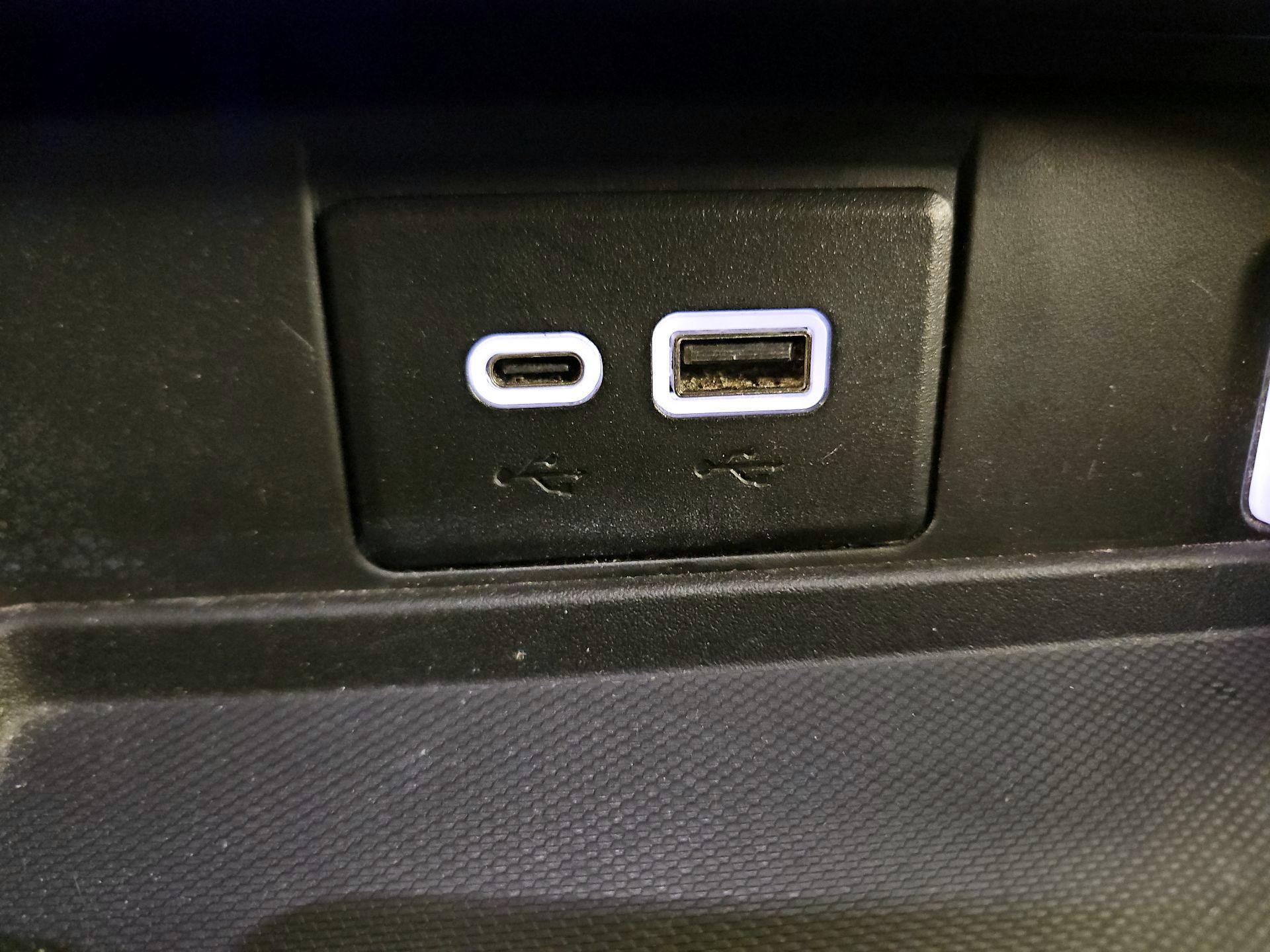 Thumbnail: 2023 Chevrolet Suburban - 18