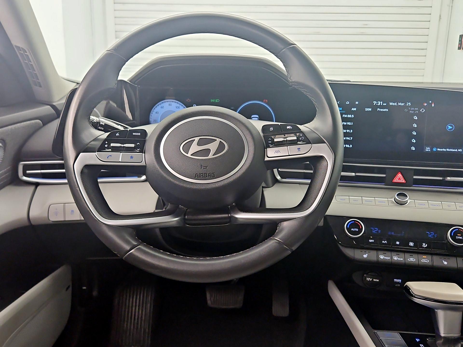 Thumbnail: 2024 Hyundai Elantra - 10