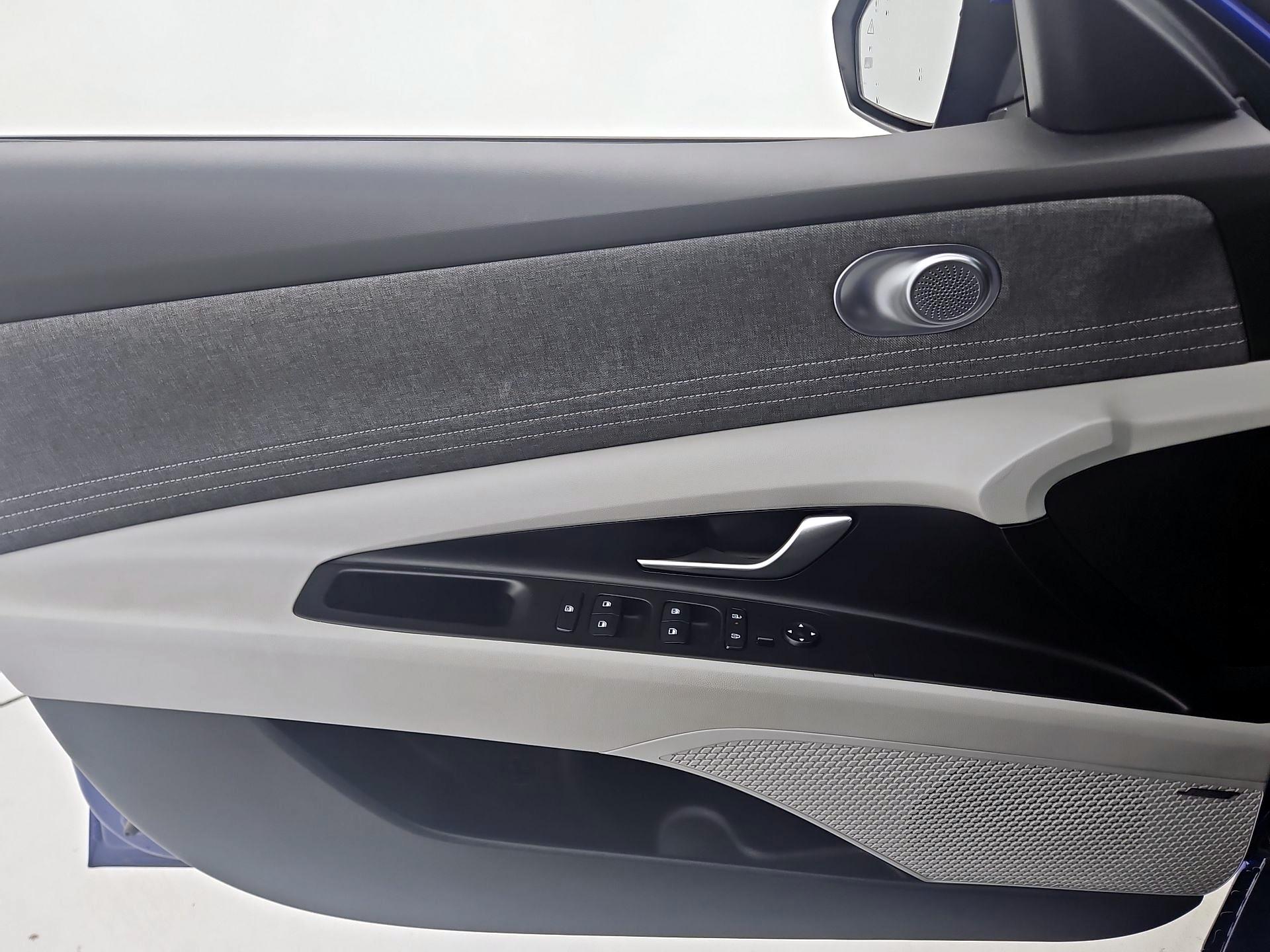 Thumbnail: 2024 Hyundai Elantra - 12