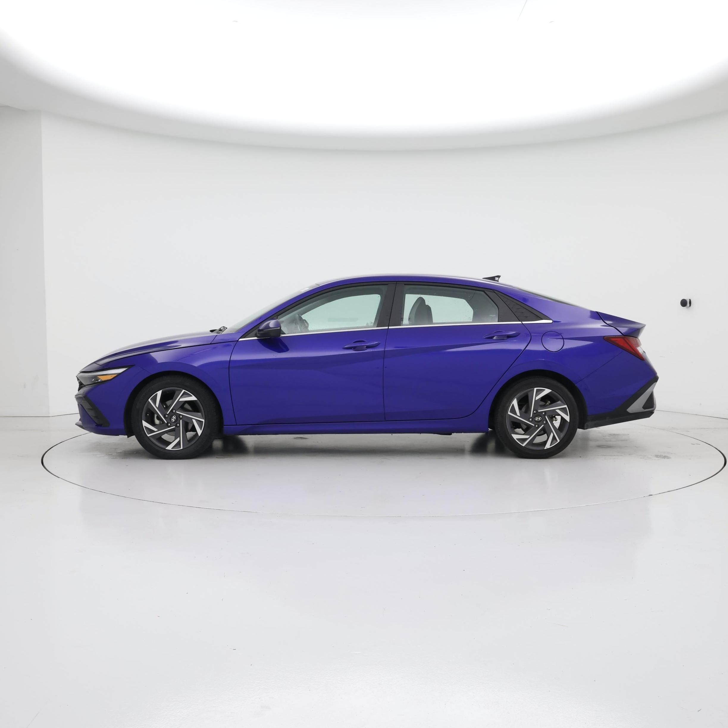 Thumbnail: 2024 Hyundai Elantra - 3