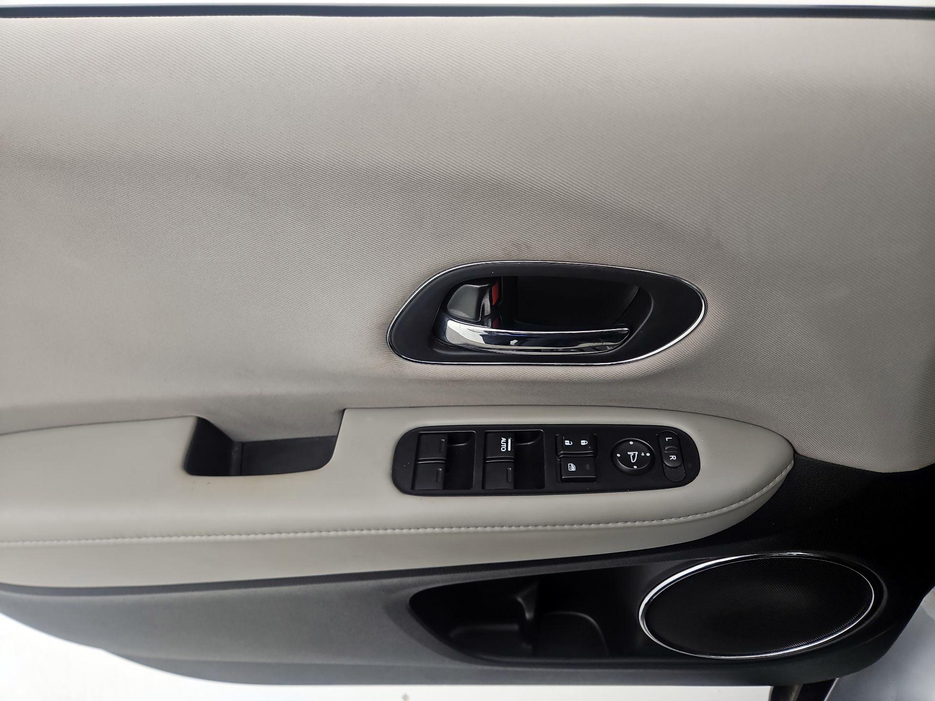 Thumbnail: 2018 Honda HR-V - 12