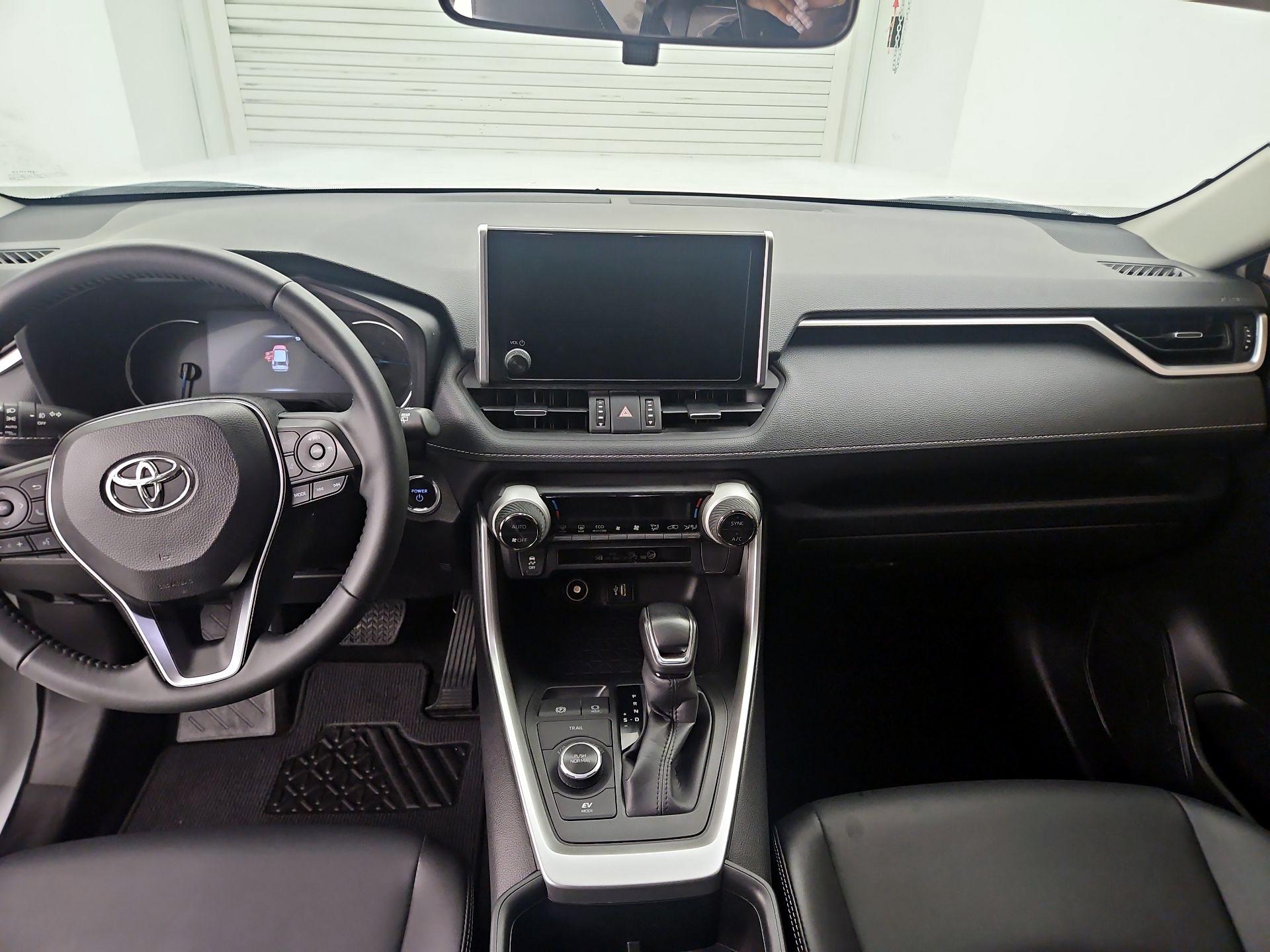 Thumbnail: 2025 Toyota RAV4 - 9