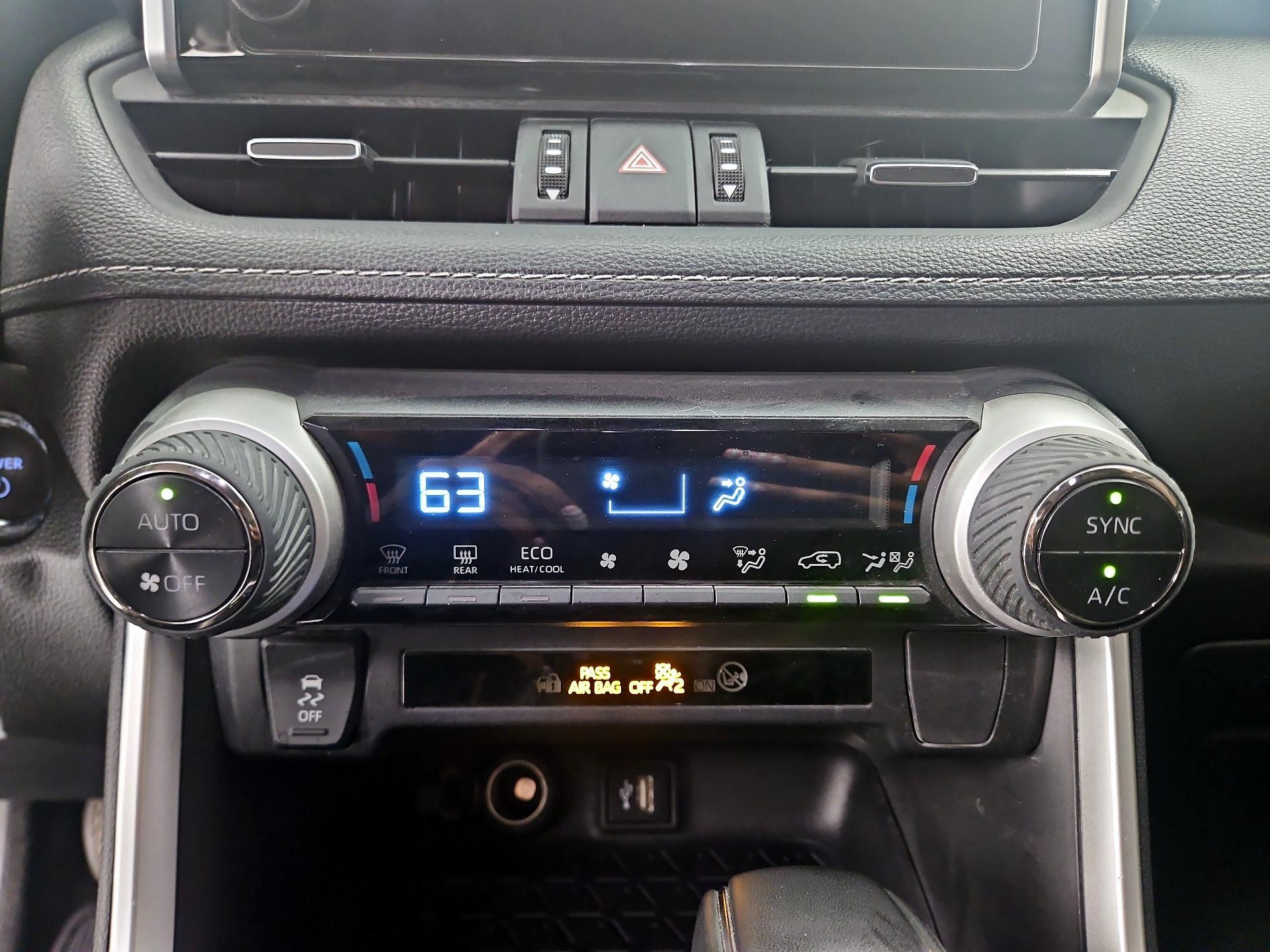 Thumbnail: 2025 Toyota RAV4 - 17