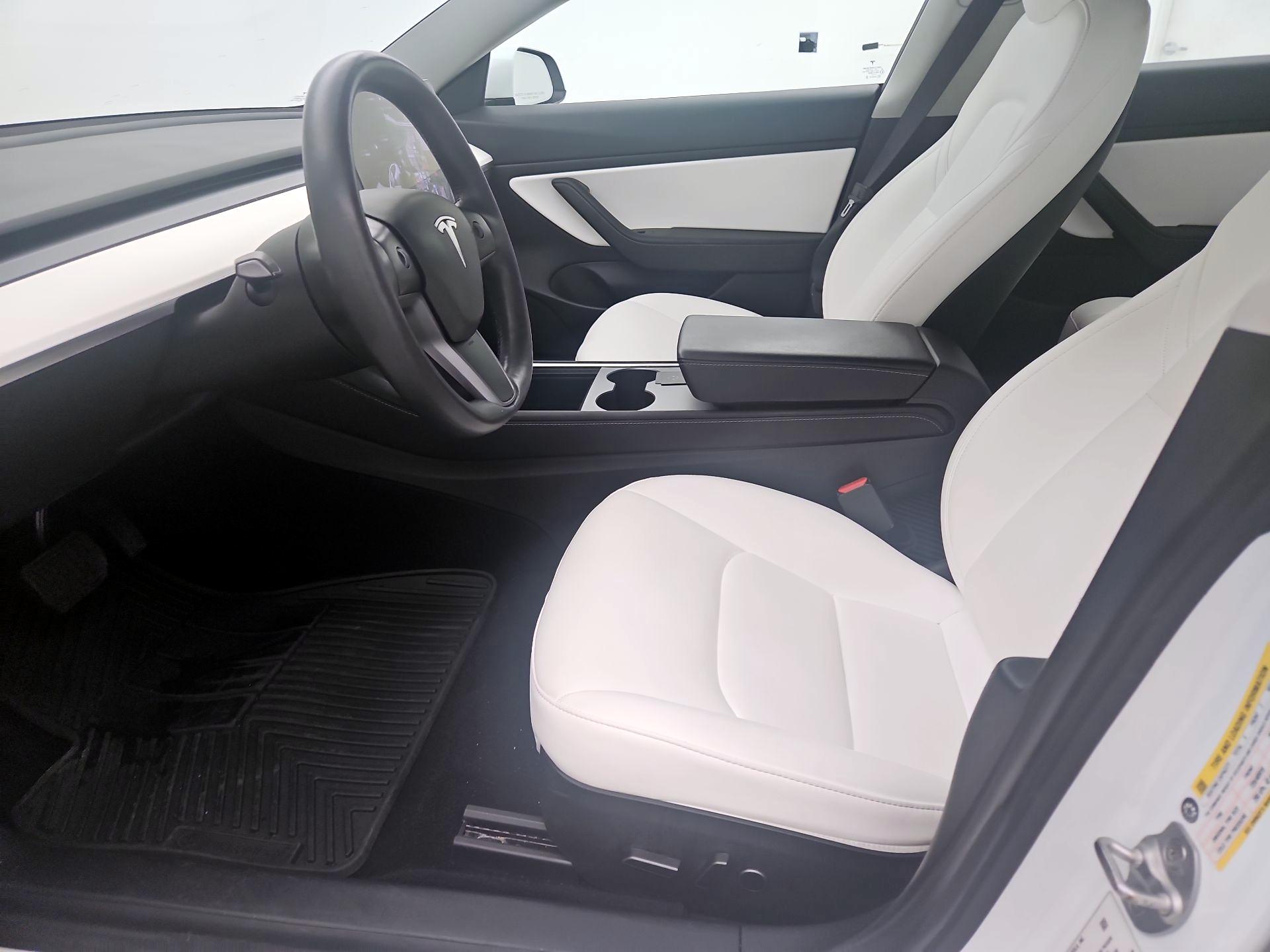 Thumbnail: 2021 Tesla Model 3 - 11