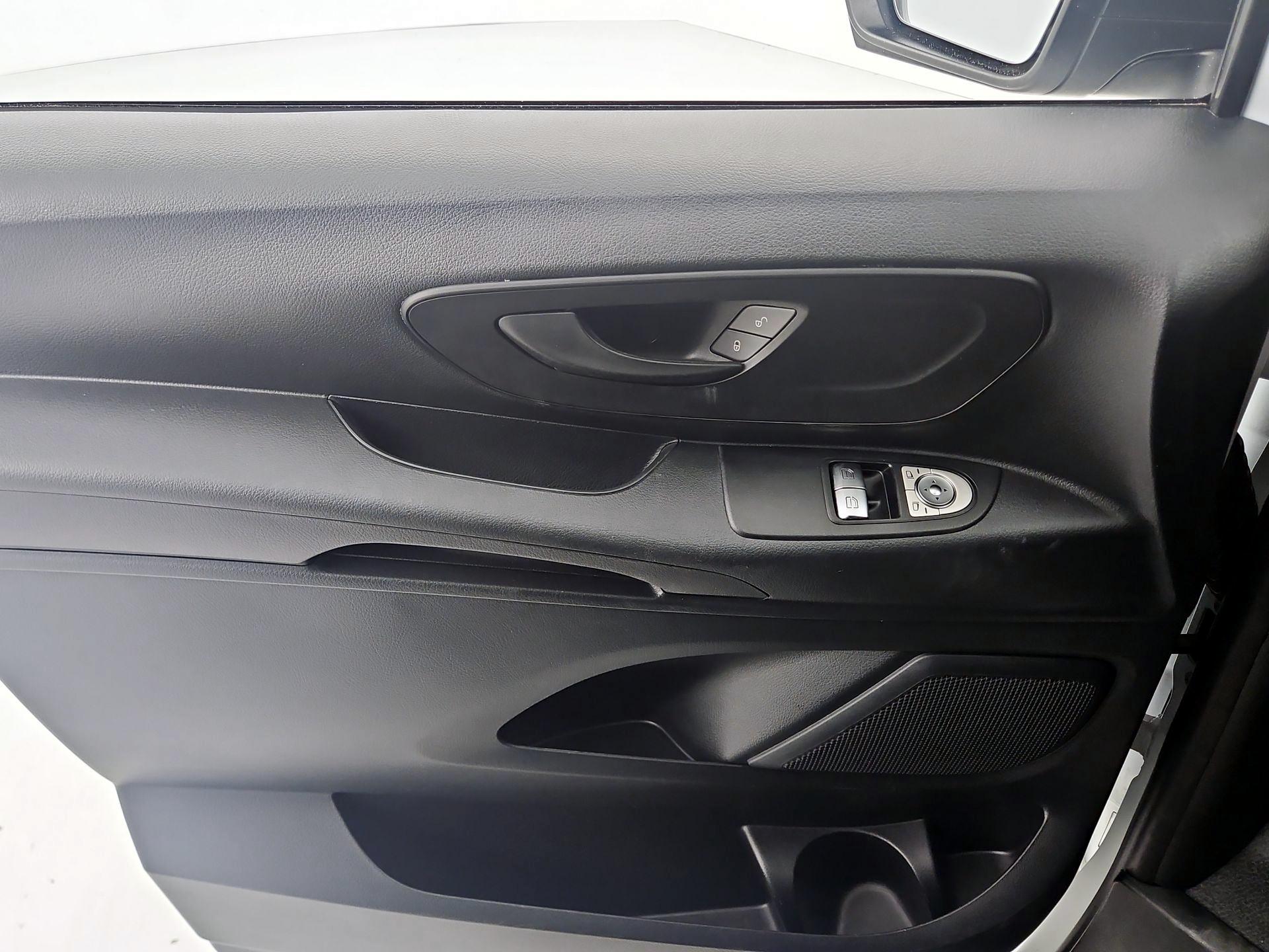 Thumbnail: 2023 Mercedes-Benz Metris - 12