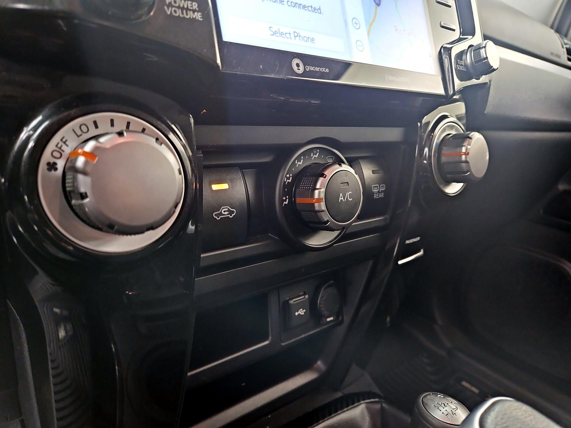 Thumbnail: 2020 Toyota 4Runner - 17