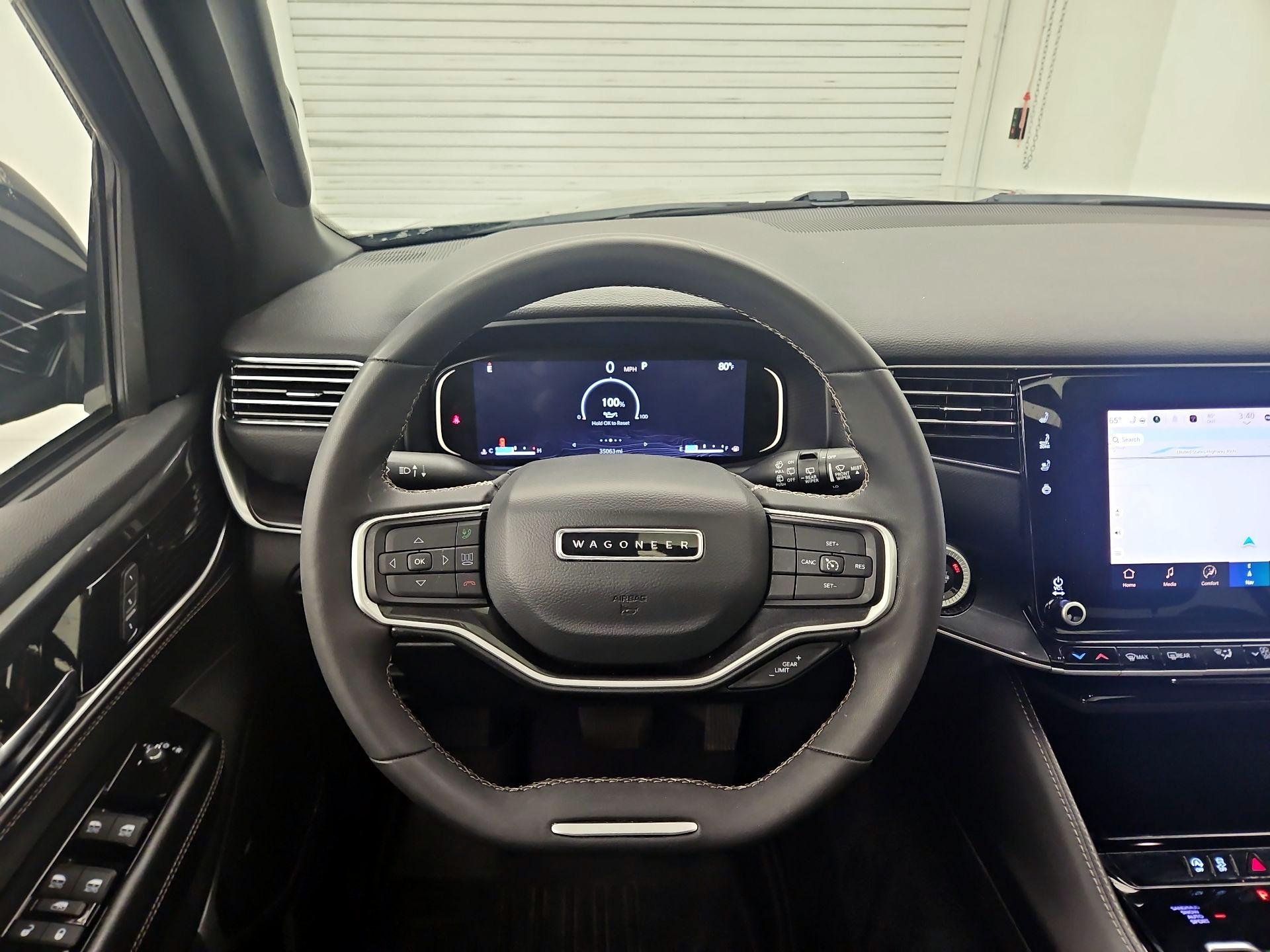 Thumbnail: 2022 Jeep Wagoneer - 10
