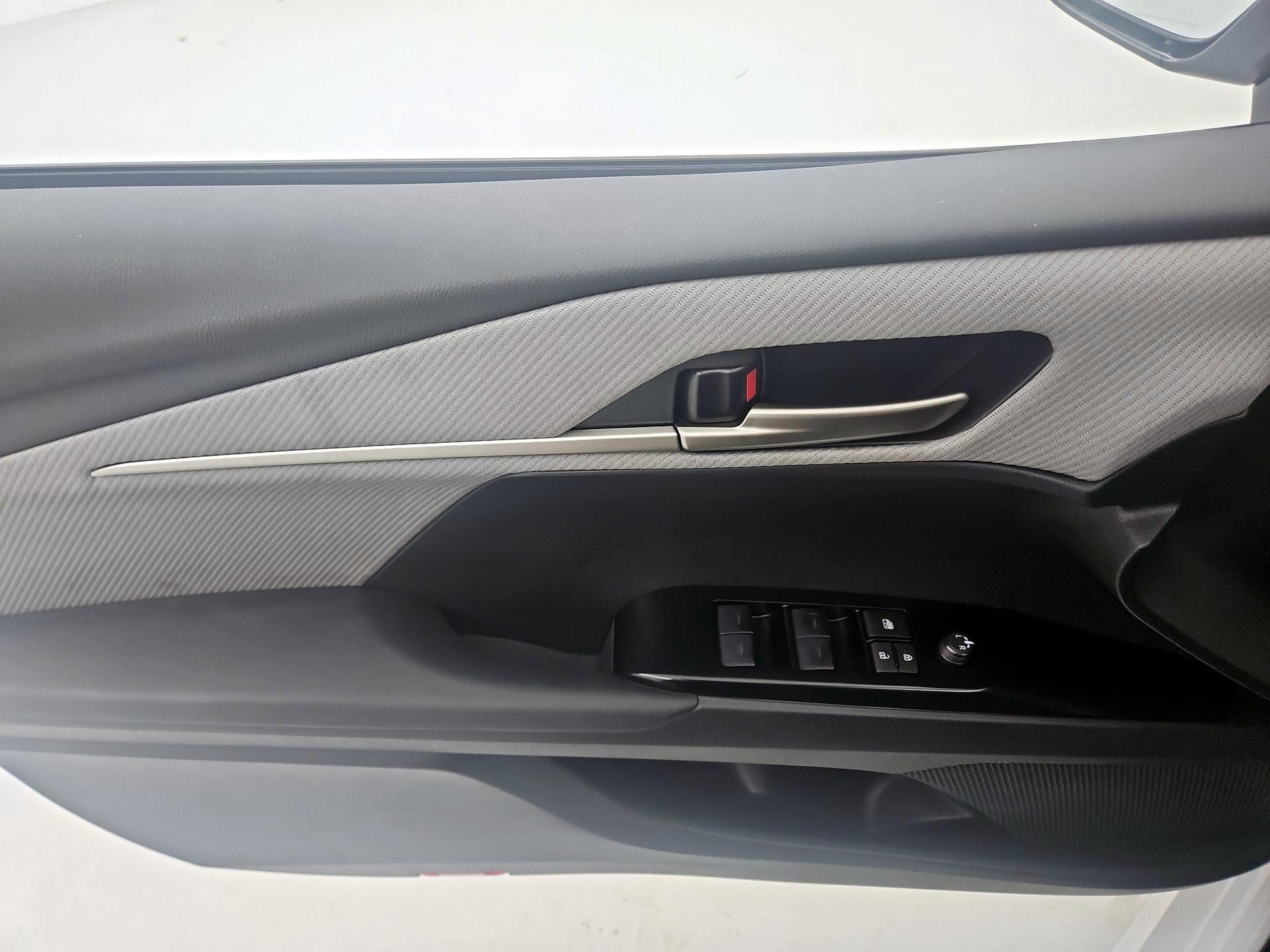 Thumbnail: 2025 Toyota Camry - 12