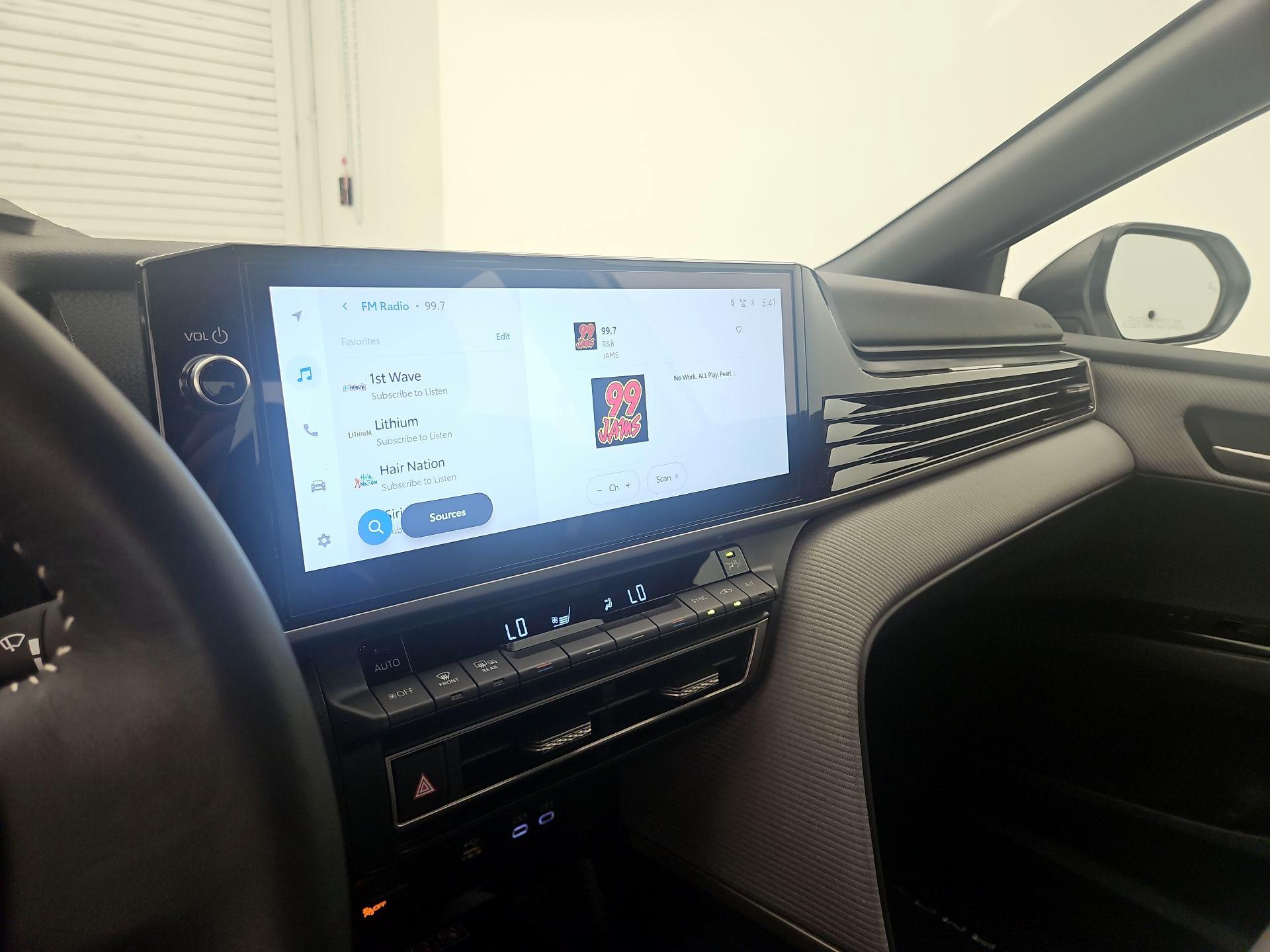 Thumbnail: 2025 Toyota Camry - 15