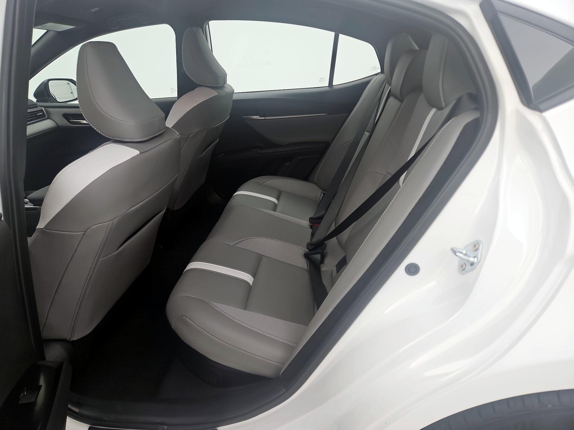 Thumbnail: 2025 Toyota Camry - 19