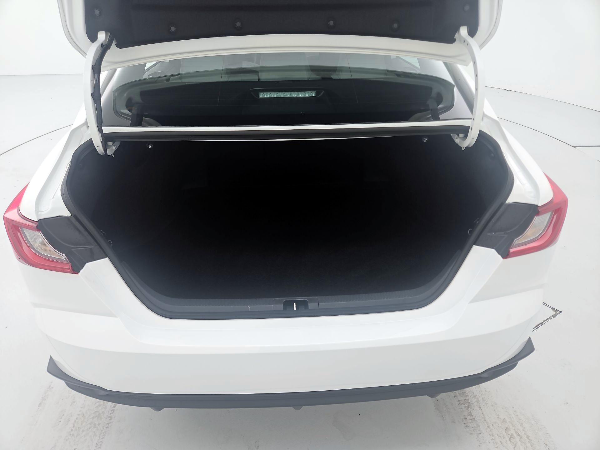 Thumbnail: 2025 Toyota Camry - 20