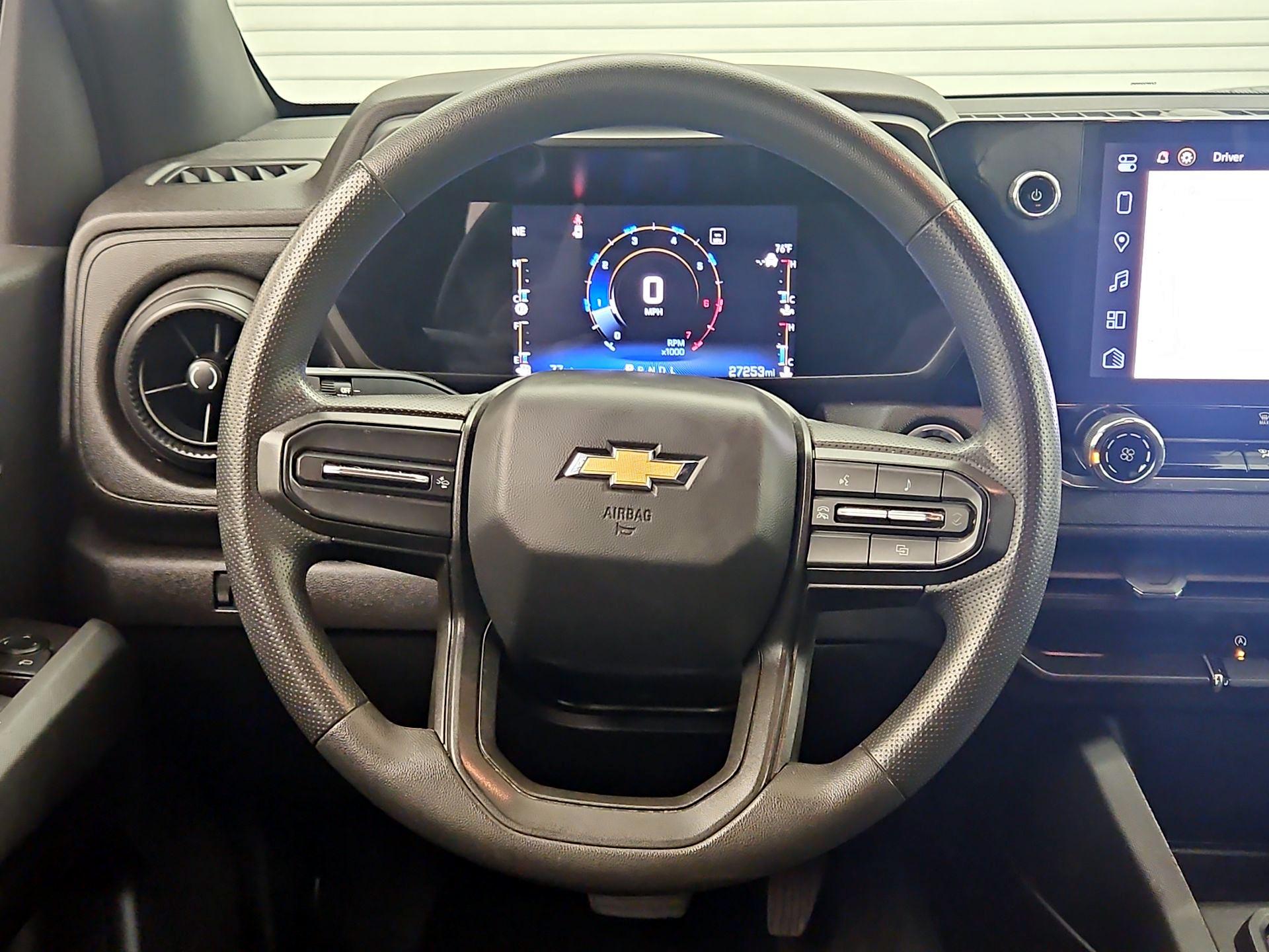 Thumbnail: 2023 Chevrolet Colorado - 10