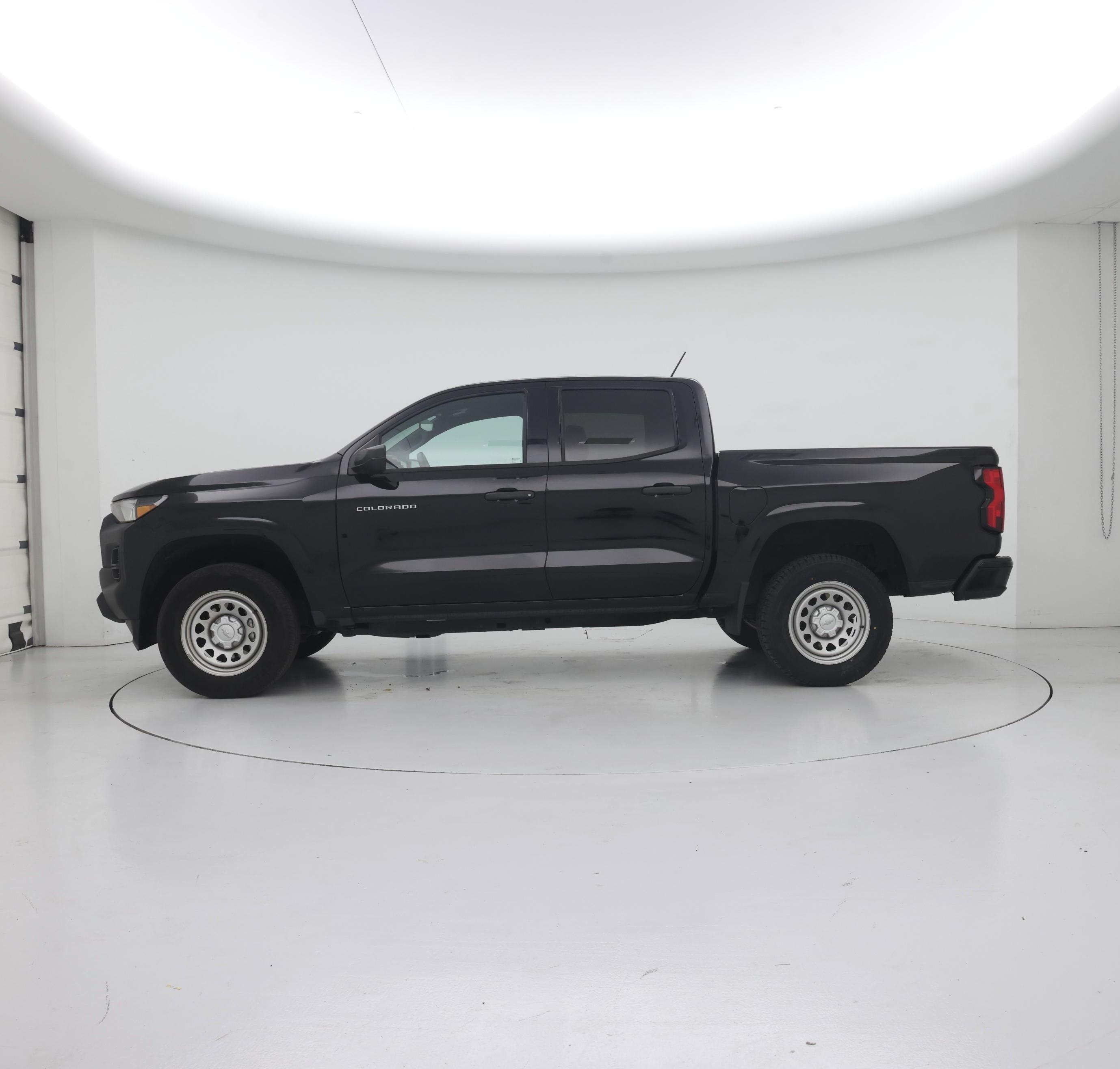 Thumbnail: 2023 Chevrolet Colorado - 3