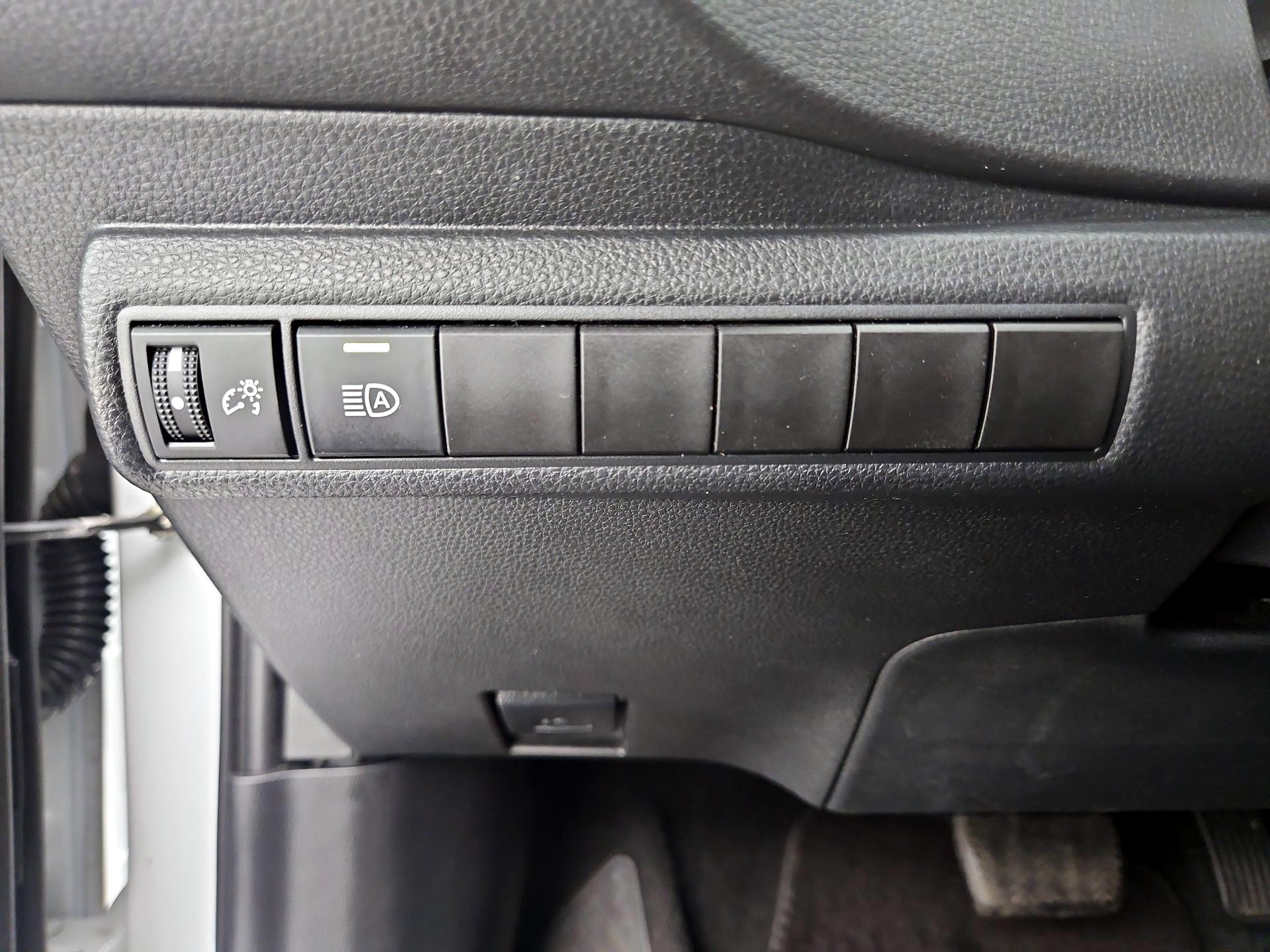 Thumbnail: 2024 Toyota Corolla - 13