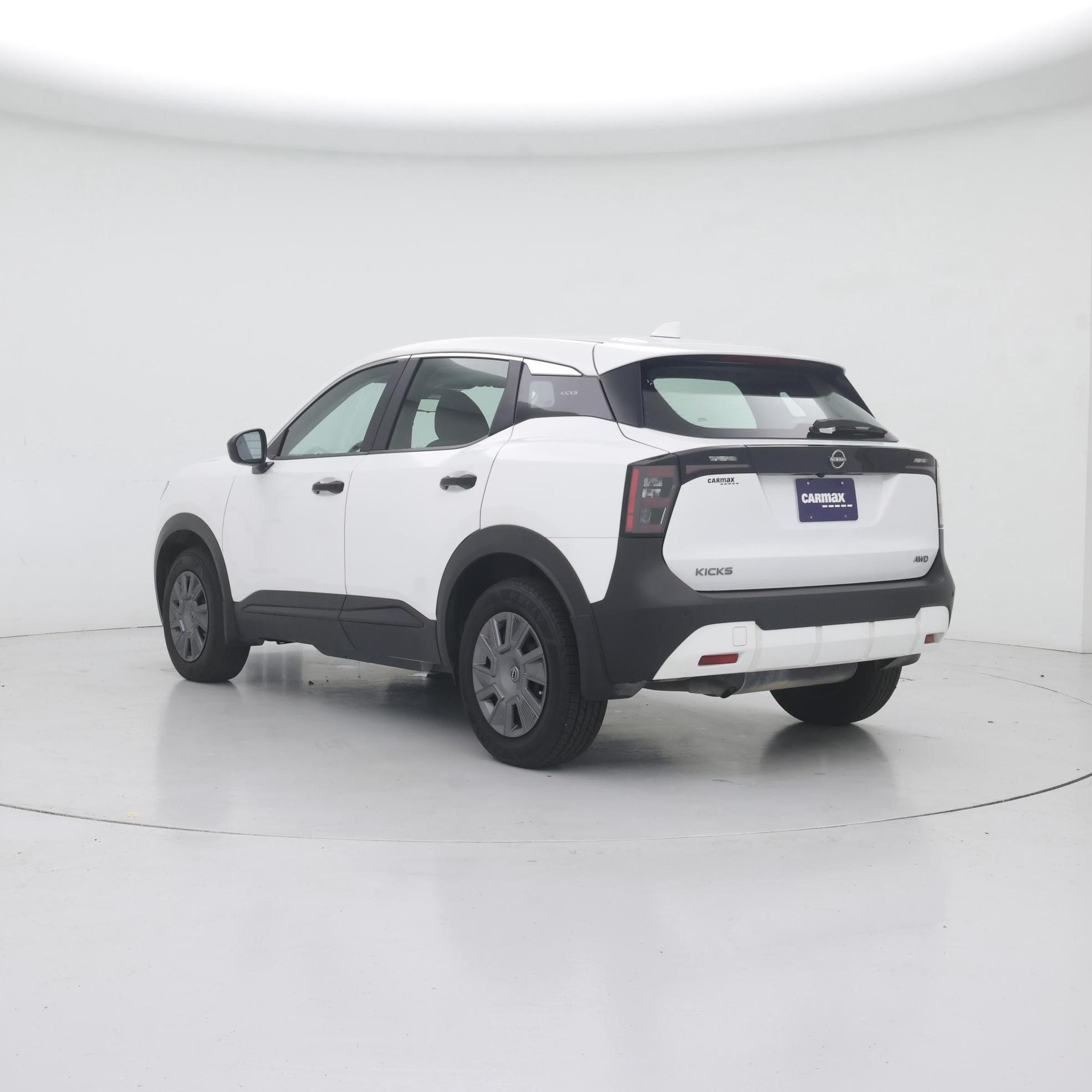 Thumbnail: 2025 Nissan Kicks - 2
