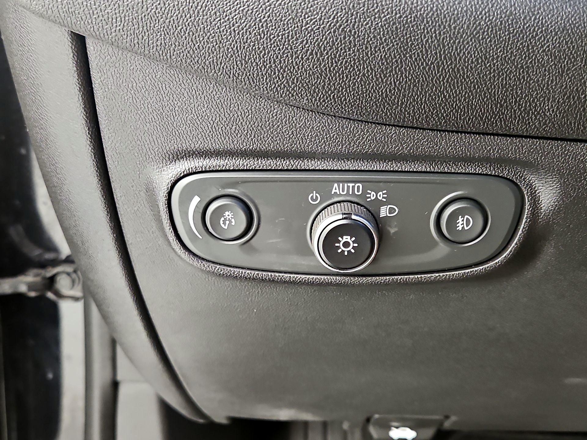 Thumbnail: 2020 Chevrolet Equinox - 13