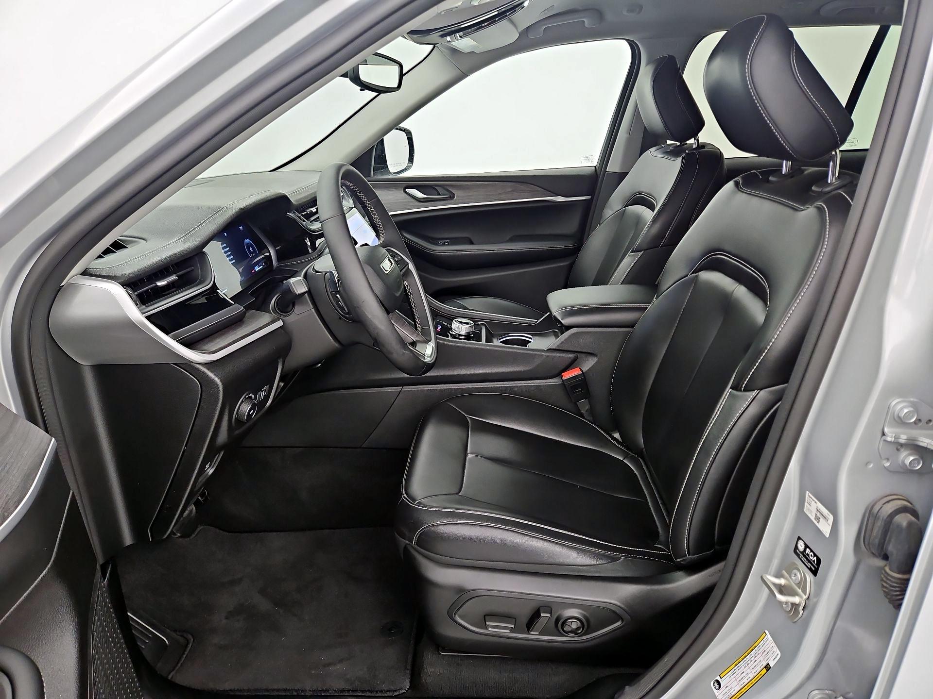 Thumbnail: 2023 Jeep Grand Cherokee - 11